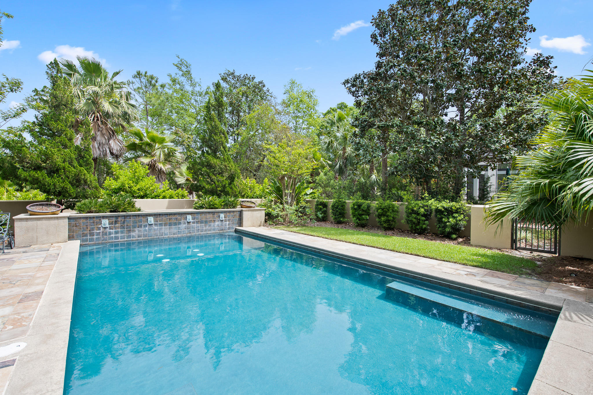 BURNT PINE - Residential