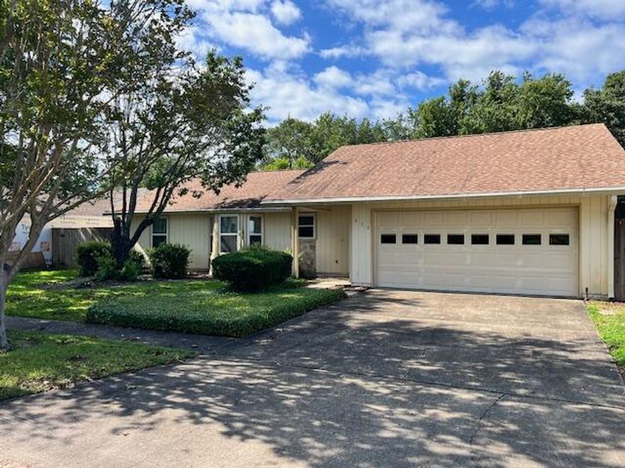 Welcome to this charming single-story home in Destin! Step inside to an inviting and ample living room with high ceilings, creating a spacious feel. Featuring a practical split floor plan and spacious bedrooms, this home offers a comfortable and friendly environment. Enjoy the convenience of an attached 2-car garage. Outside, embrace the fenced yard, complete with a covered porch, serving as your private outdoor retreat, perfect for relaxation and enjoyment. The sidewalks in the neighborhood are ideal for taking a leisurely stroll. Positioned near all the amenities Destin has to offer, this home presents an exceptional opportunity--schedule a showing today! Home needs some TLC and updating. Buyer to verify all information independently.