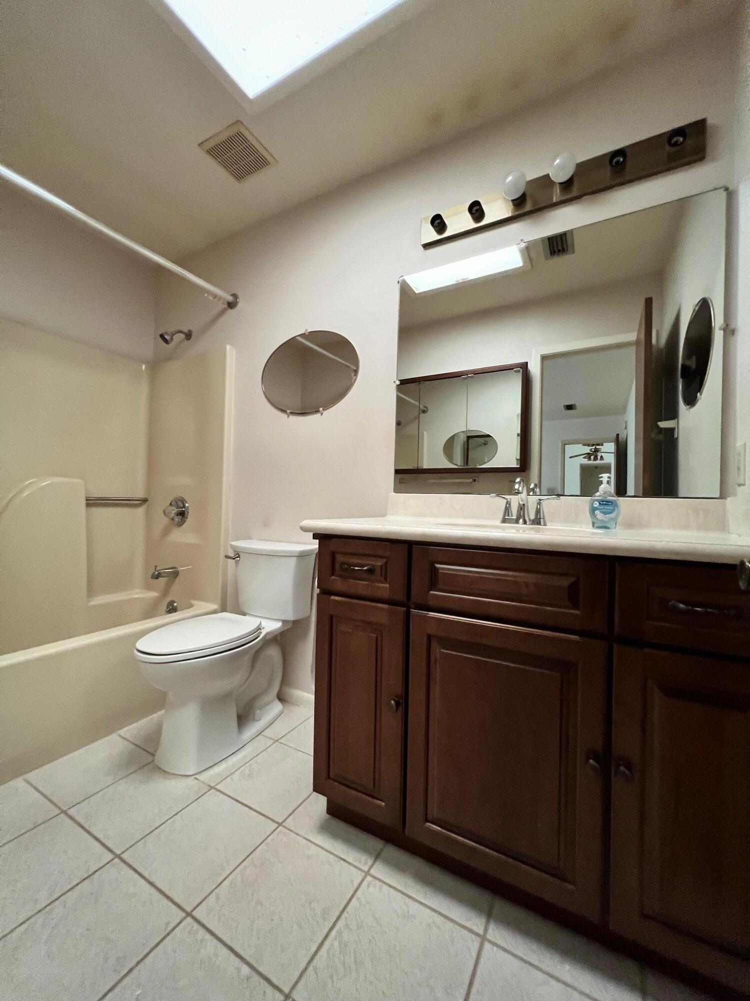 GULF MANOR - Residential