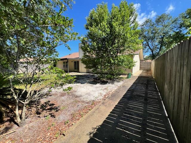 GULF MANOR - Residential