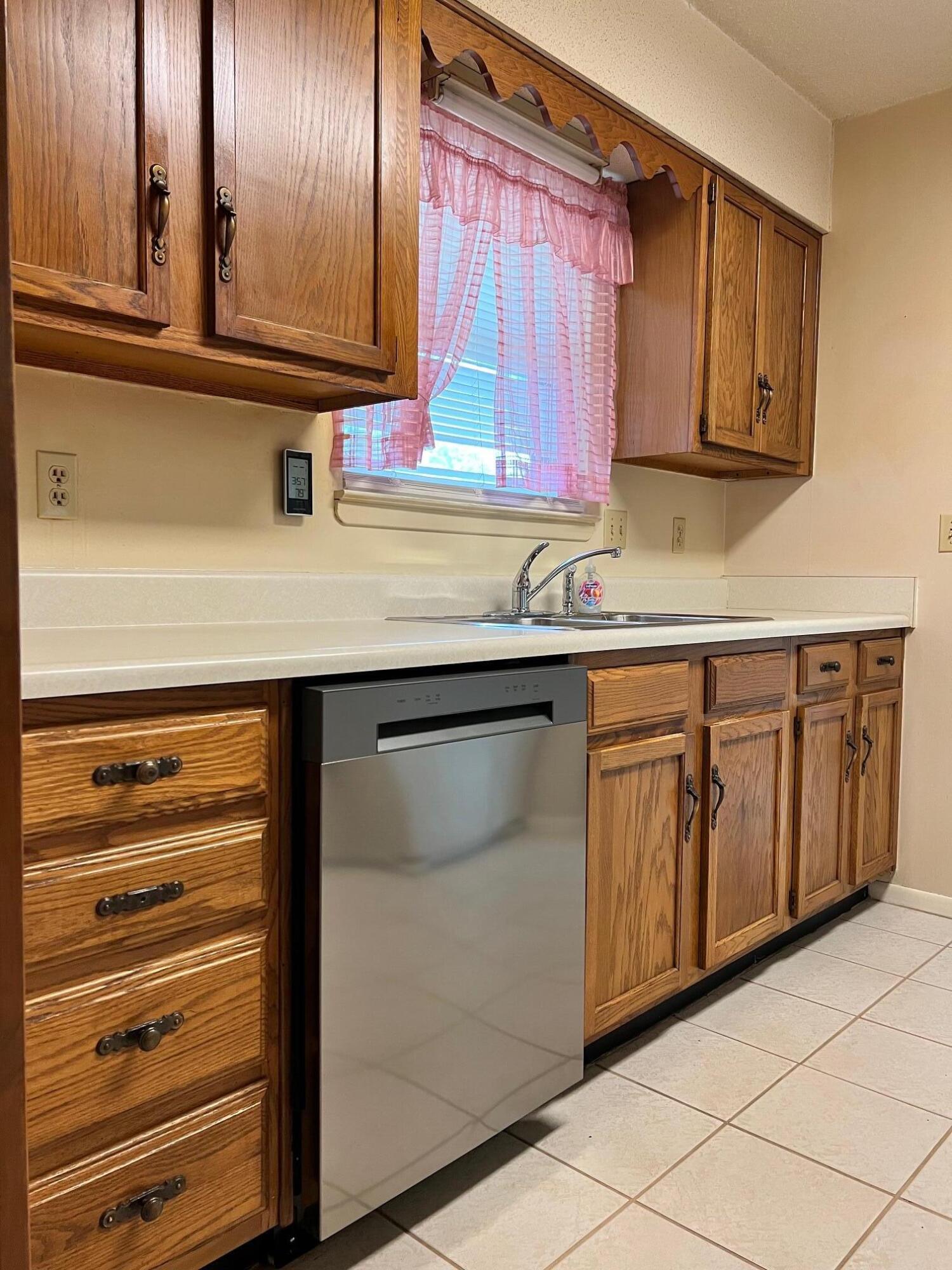 GULF MANOR - Residential