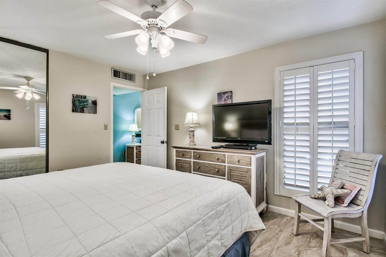 Jetty East Condominium - Residential