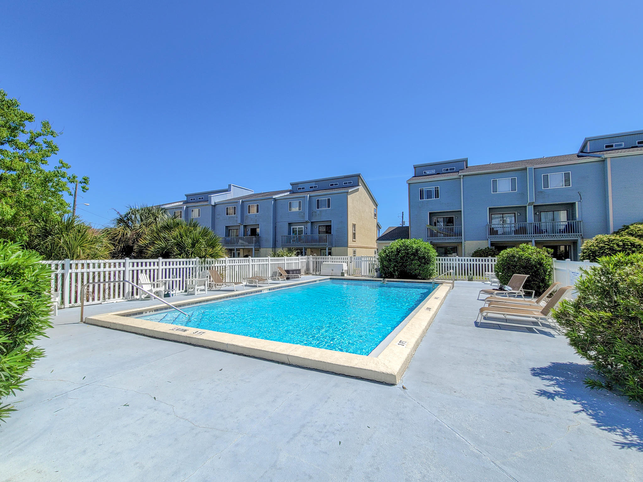 COMMODORES LANDING - Residential