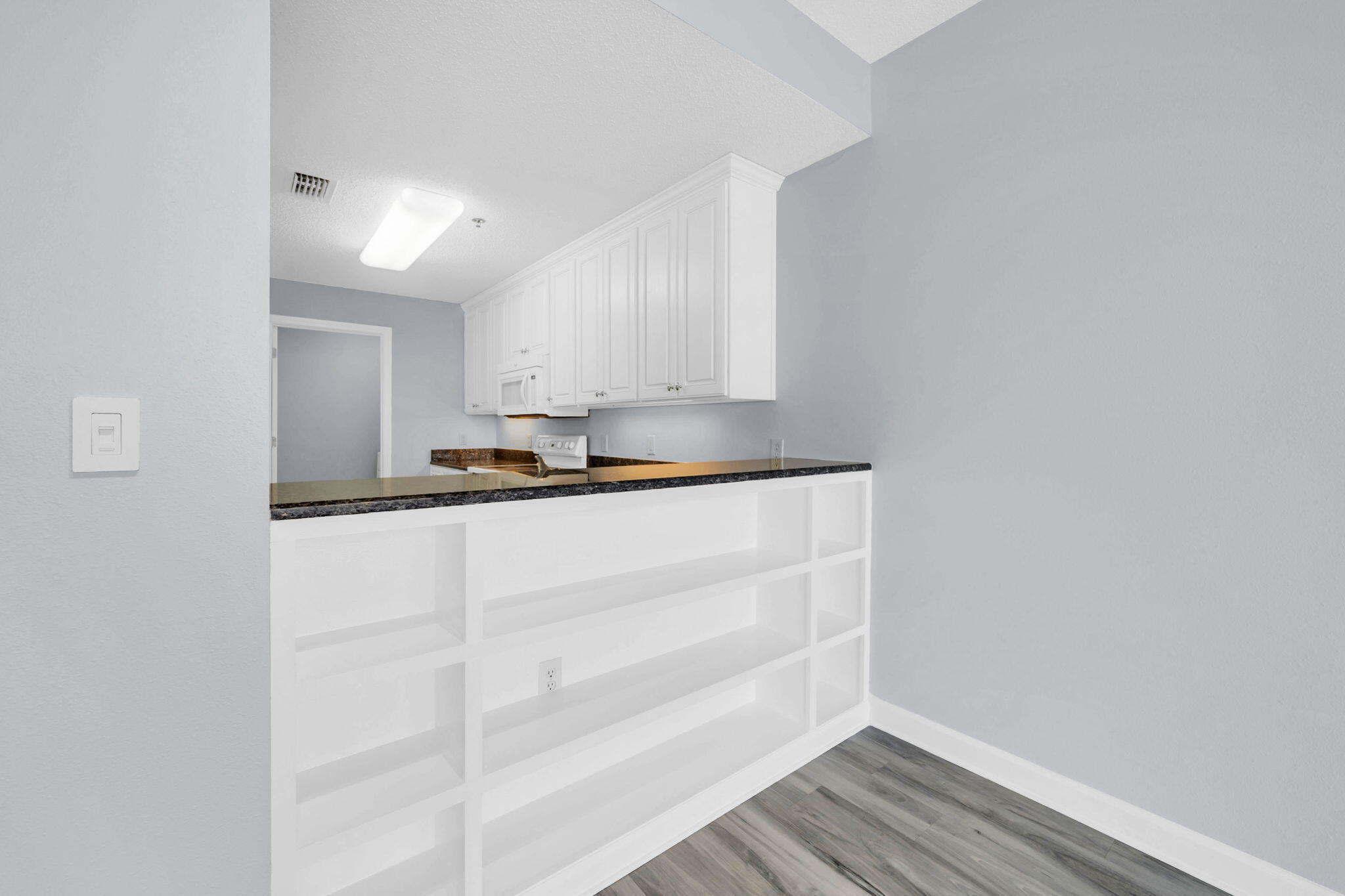 PALM COURT YACHT CLUB - Residential