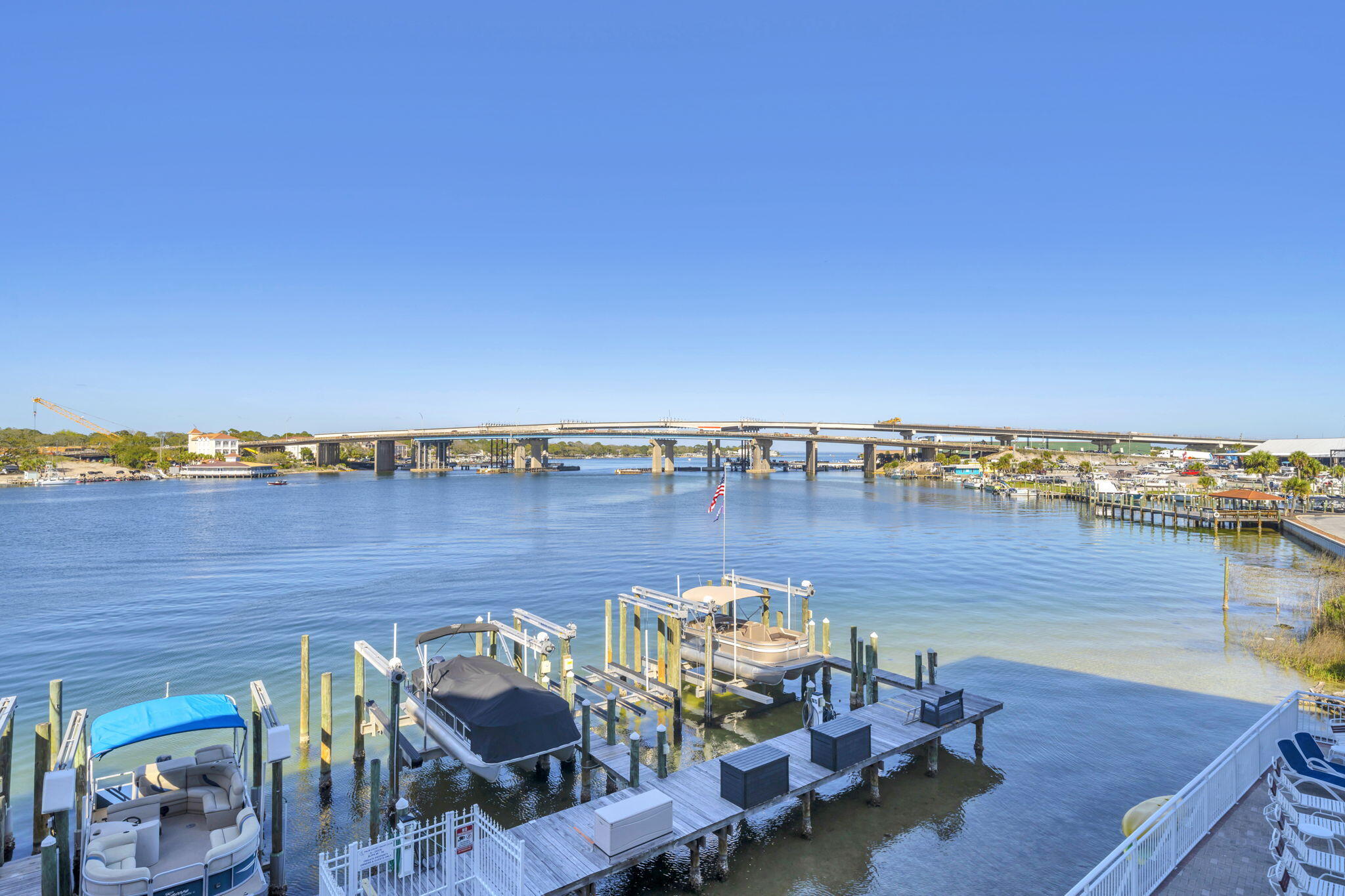 PALM COURT YACHT CLUB - Residential