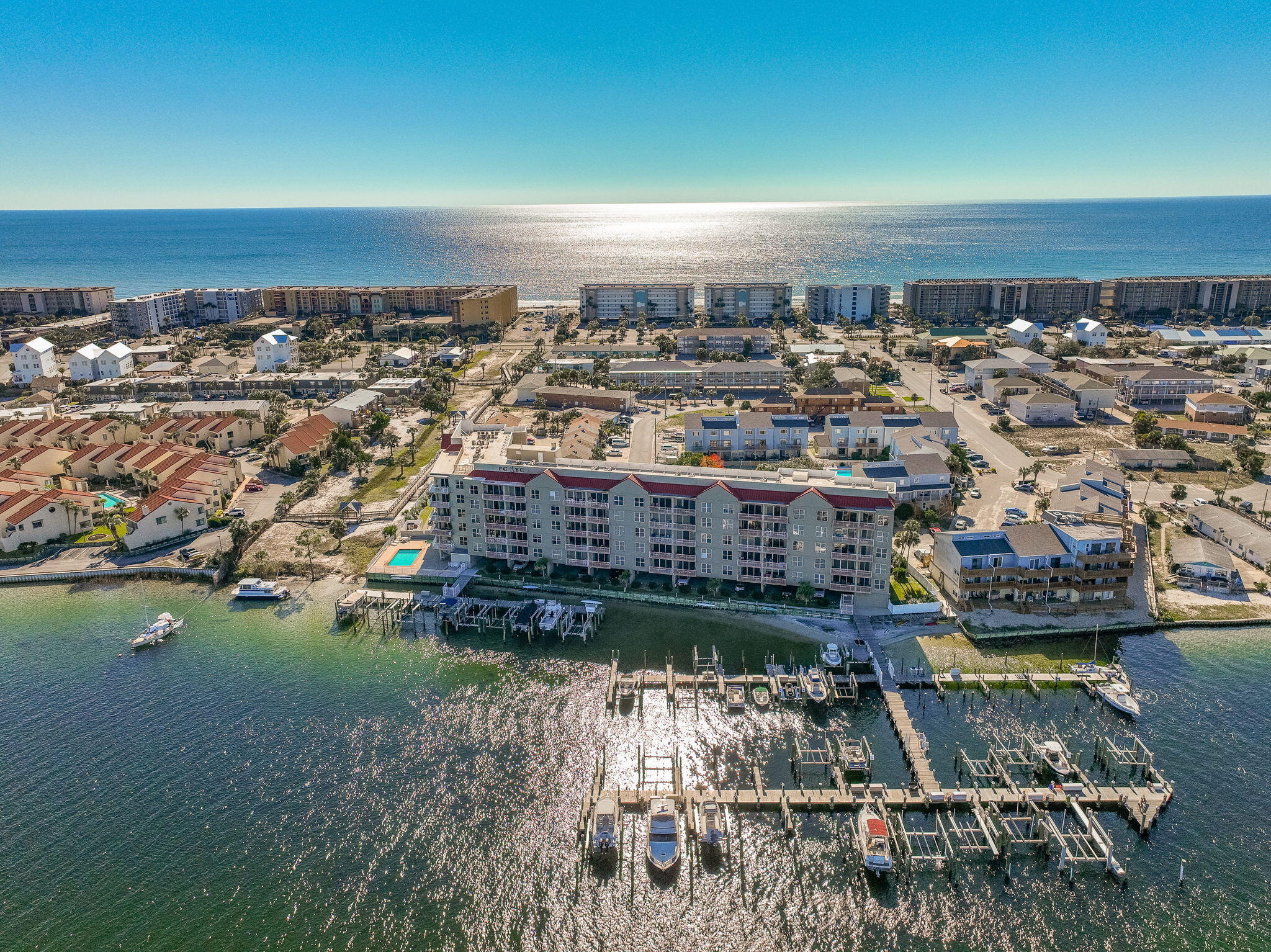 PALM COURT YACHT CLUB - Residential