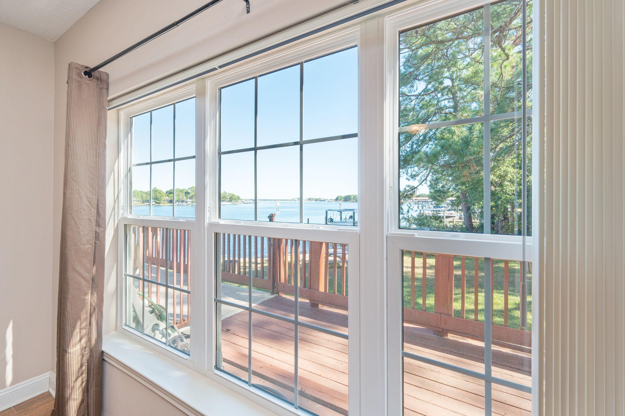 LAGUNA LANDING - Residential