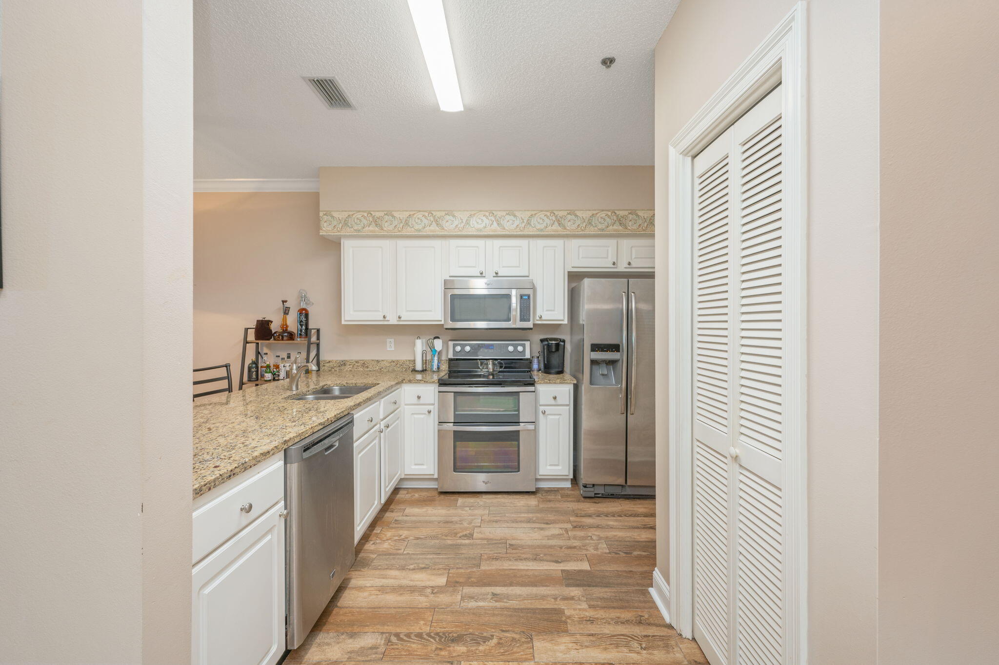 LAGUNA LANDING - Residential