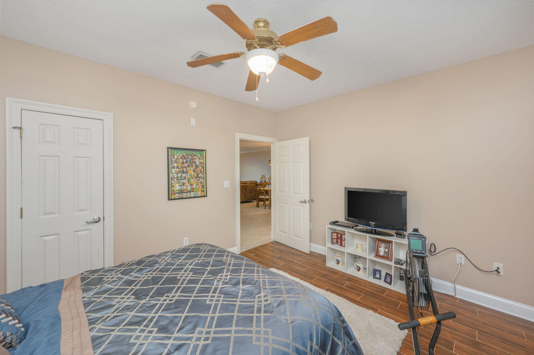 LAGUNA LANDING - Residential