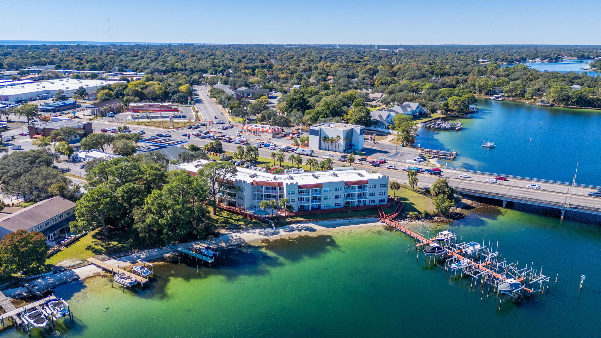 LAGUNA LANDING - Residential