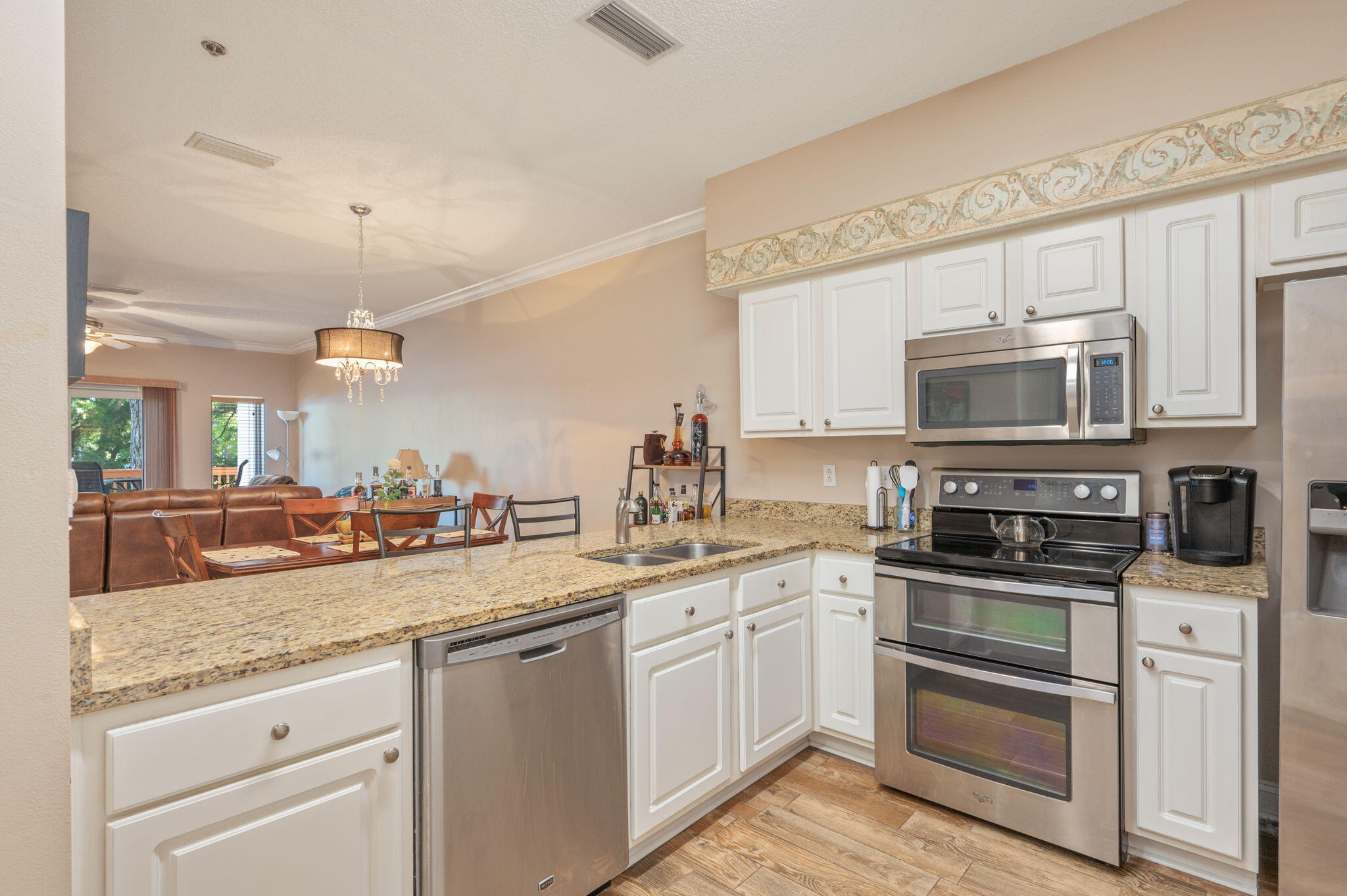 LAGUNA LANDING - Residential