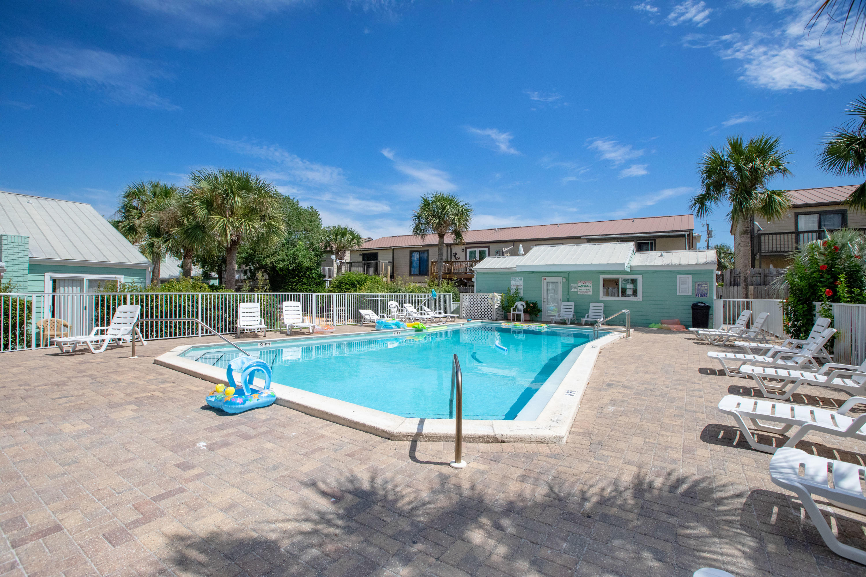 SEA CABINS T/H - Residential