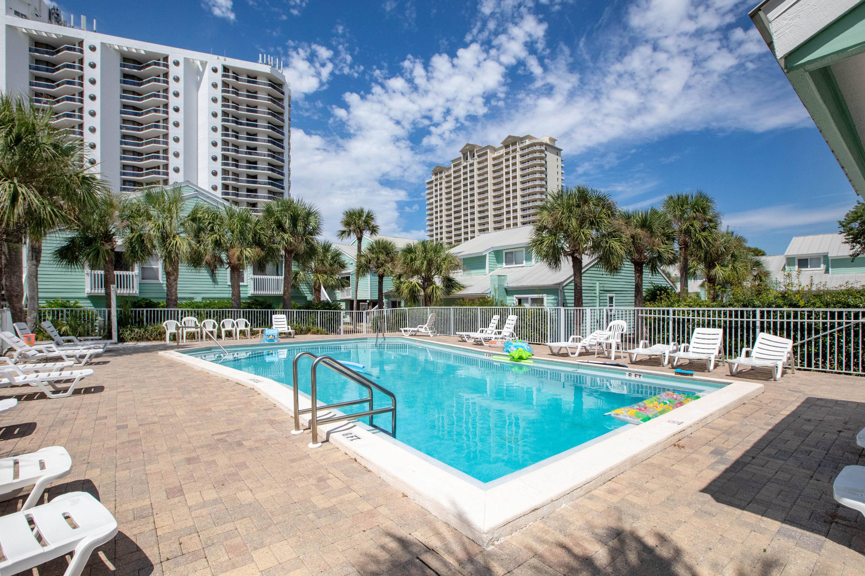 SEA CABINS T/H - Residential