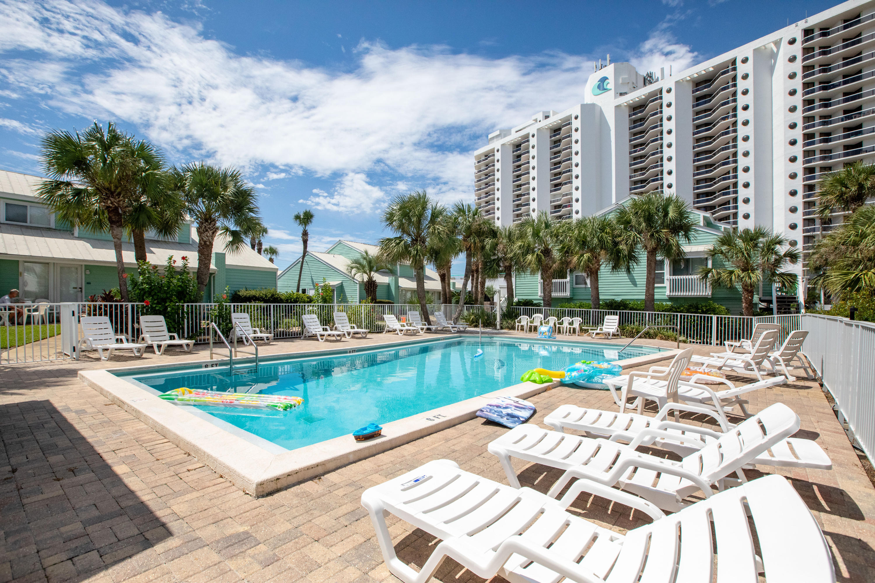 SEA CABINS T/H - Residential