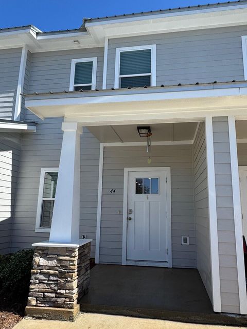 Photo of 44 N Sand Palm Road, Freeport, FL 32439 (MLS # 987536)
