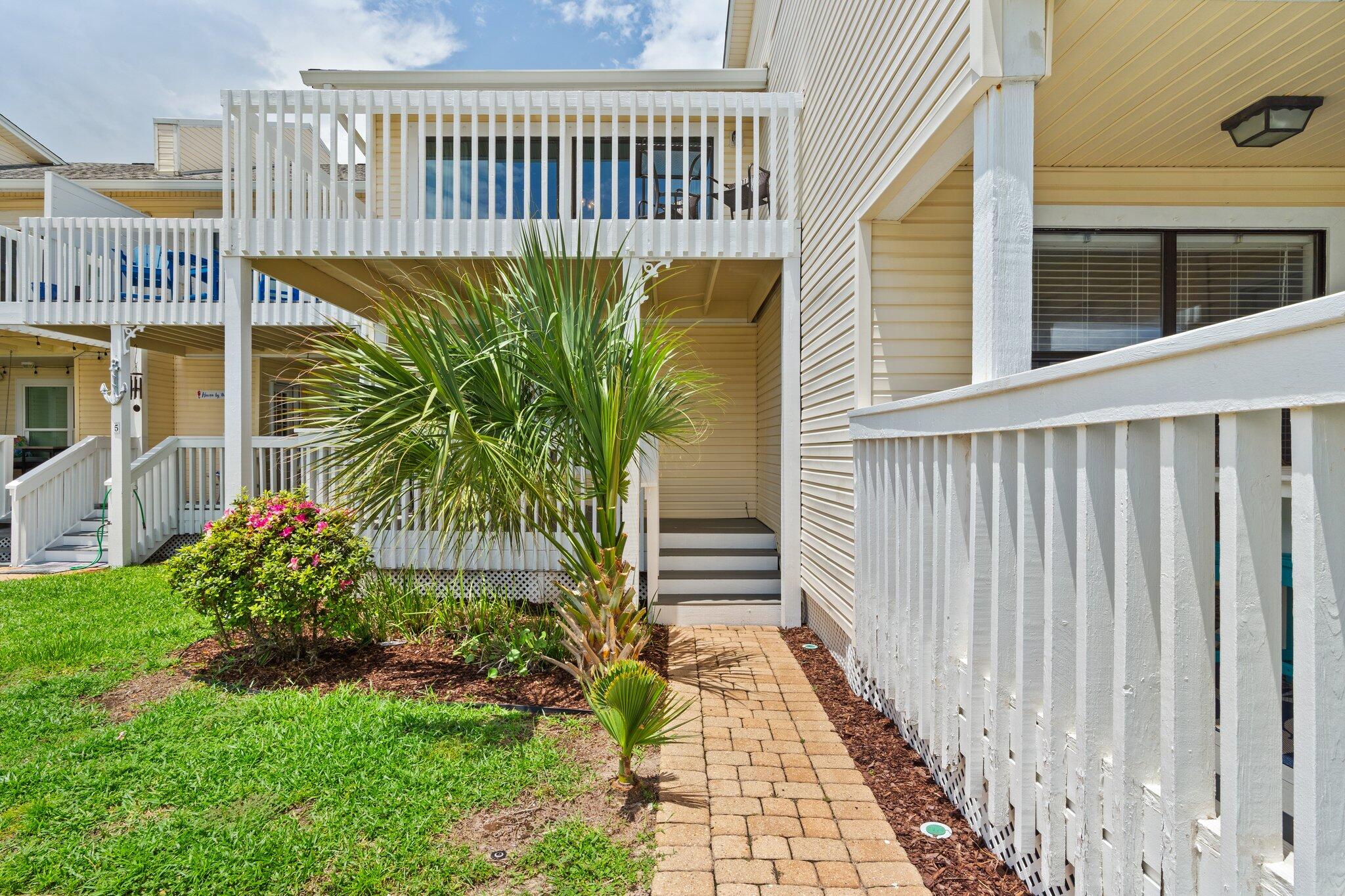 SAND PEBBLES T/H - Residential