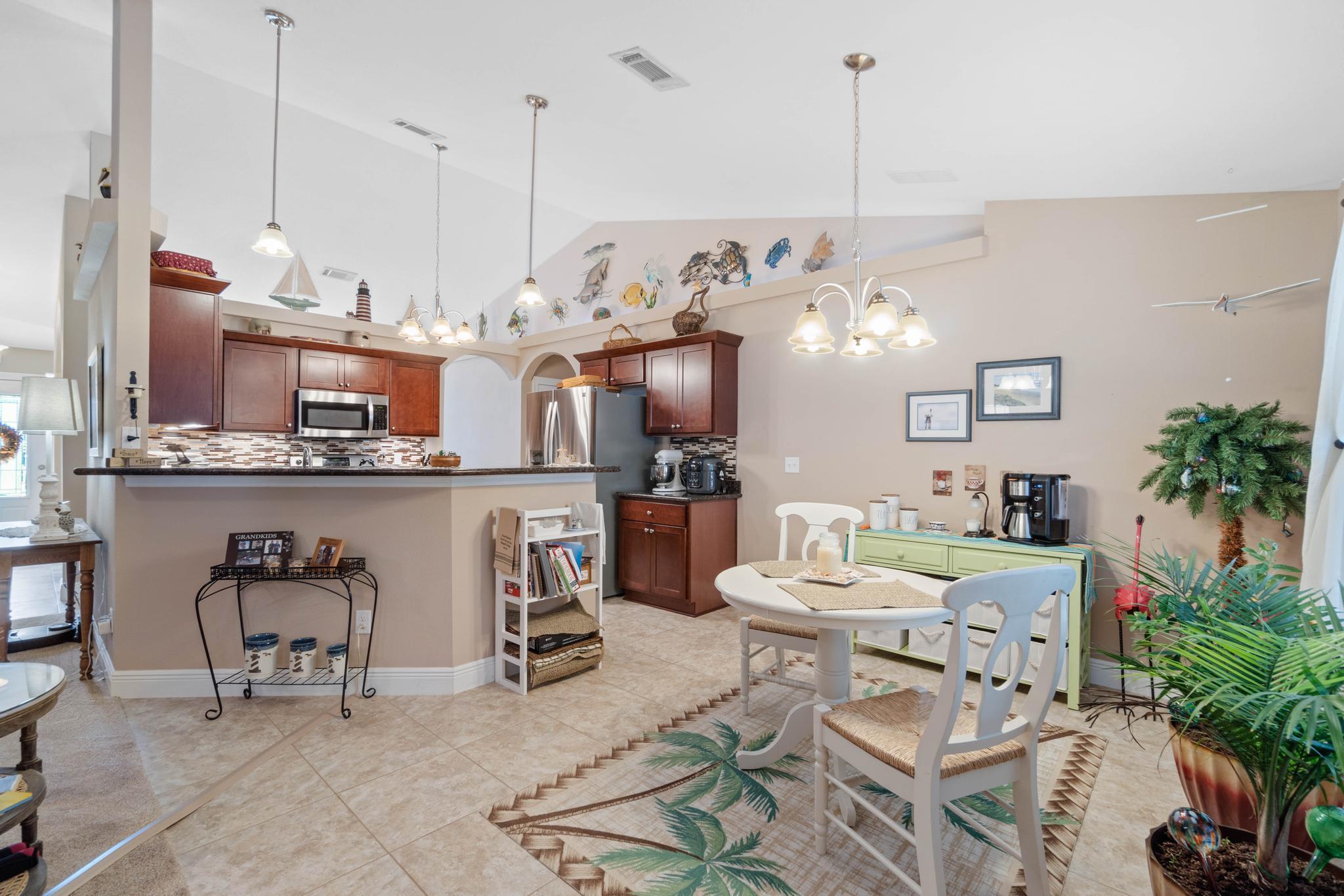 HOLLEY BY THE SEA - Residential