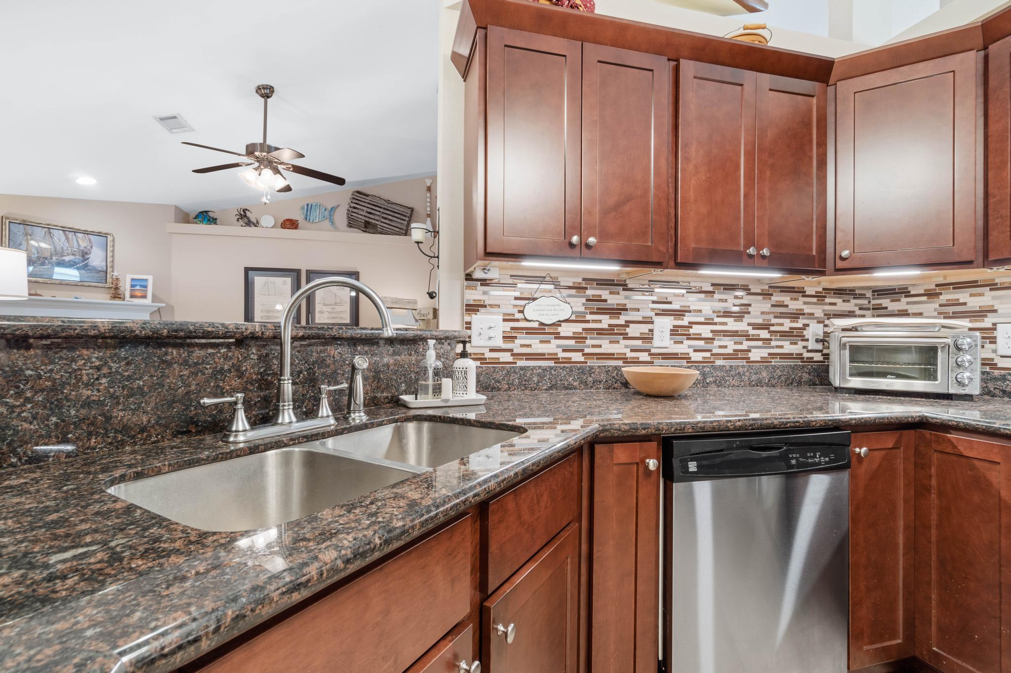 HOLLEY BY THE SEA - Residential