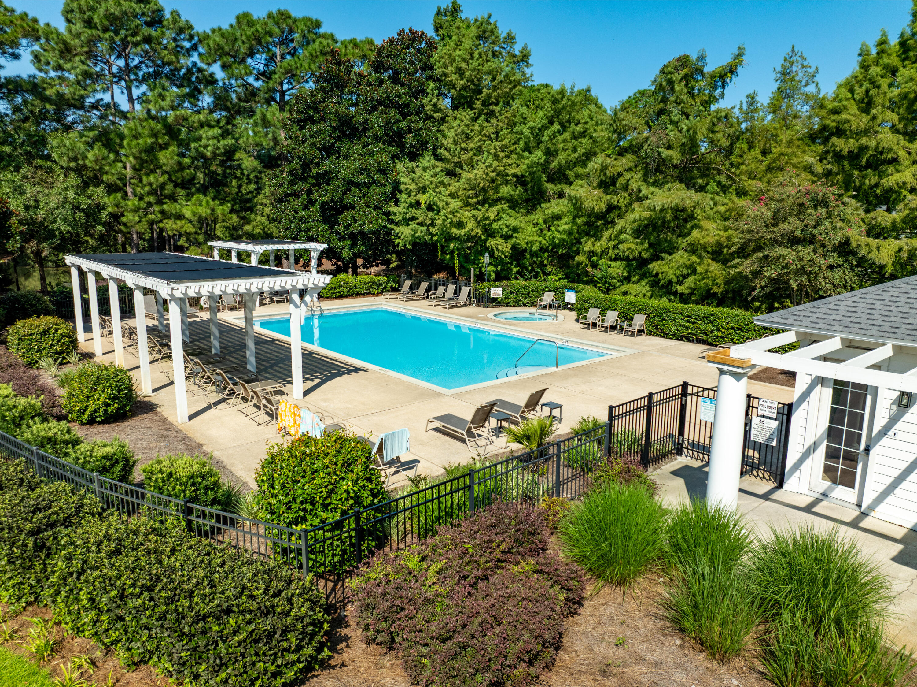 LAUREL GROVE - Residential