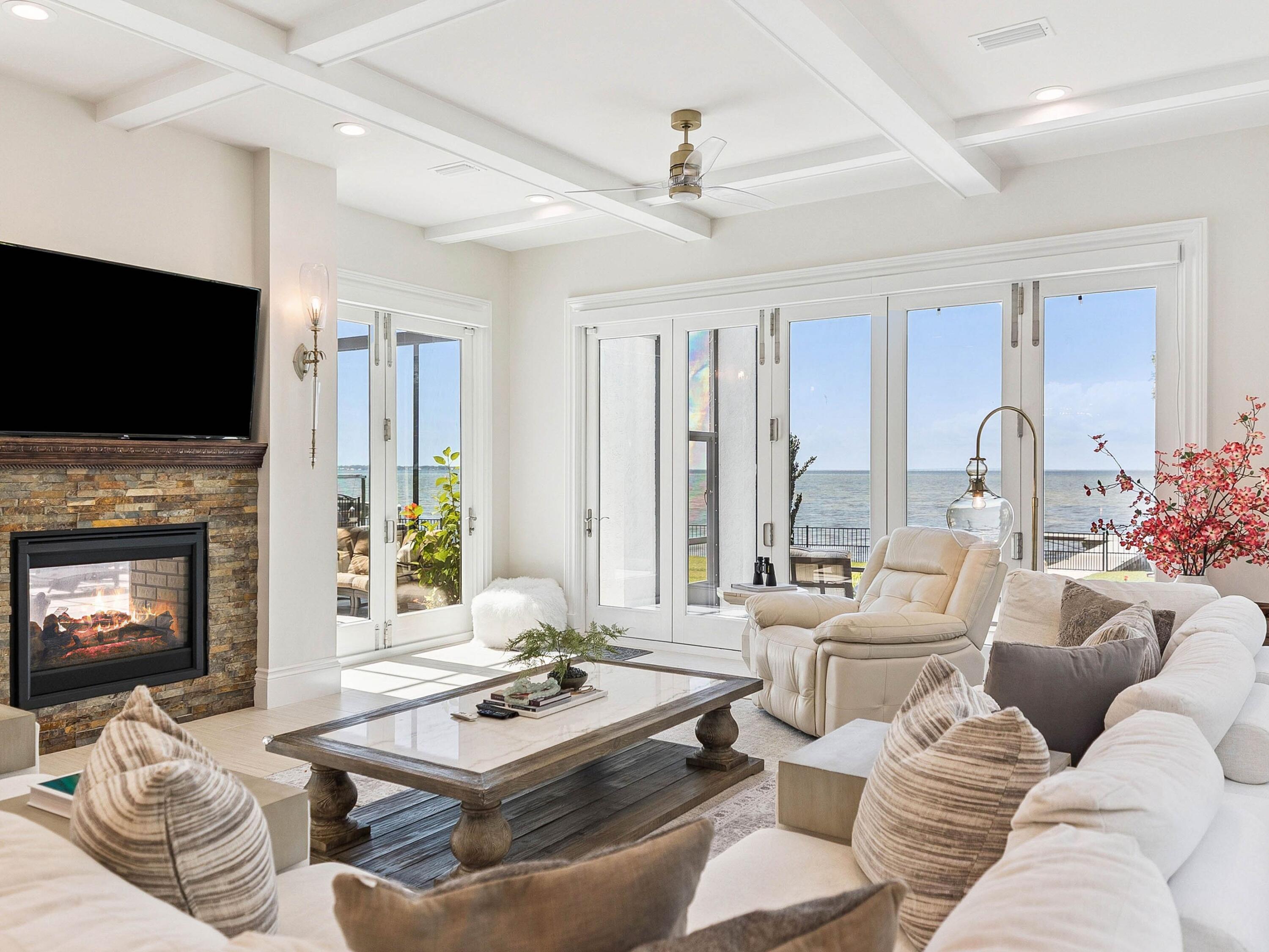 BURNT PINE - Residential