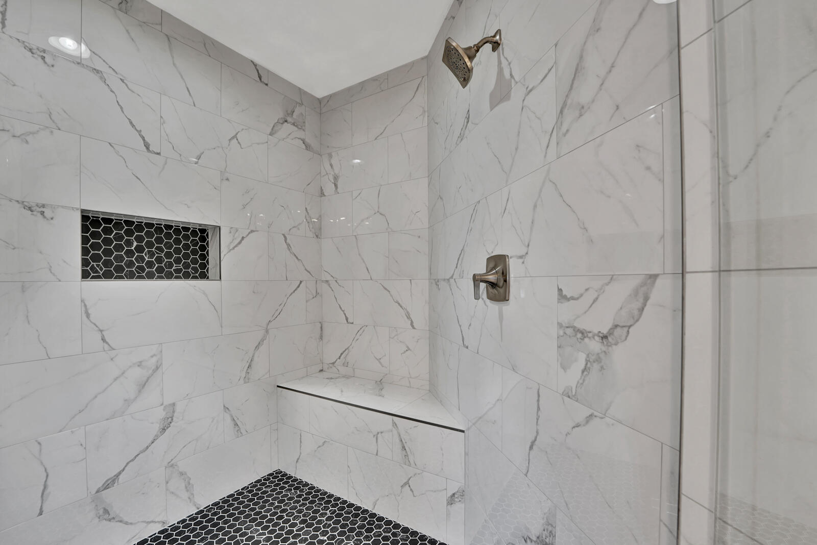 LEGACY THE - Residential