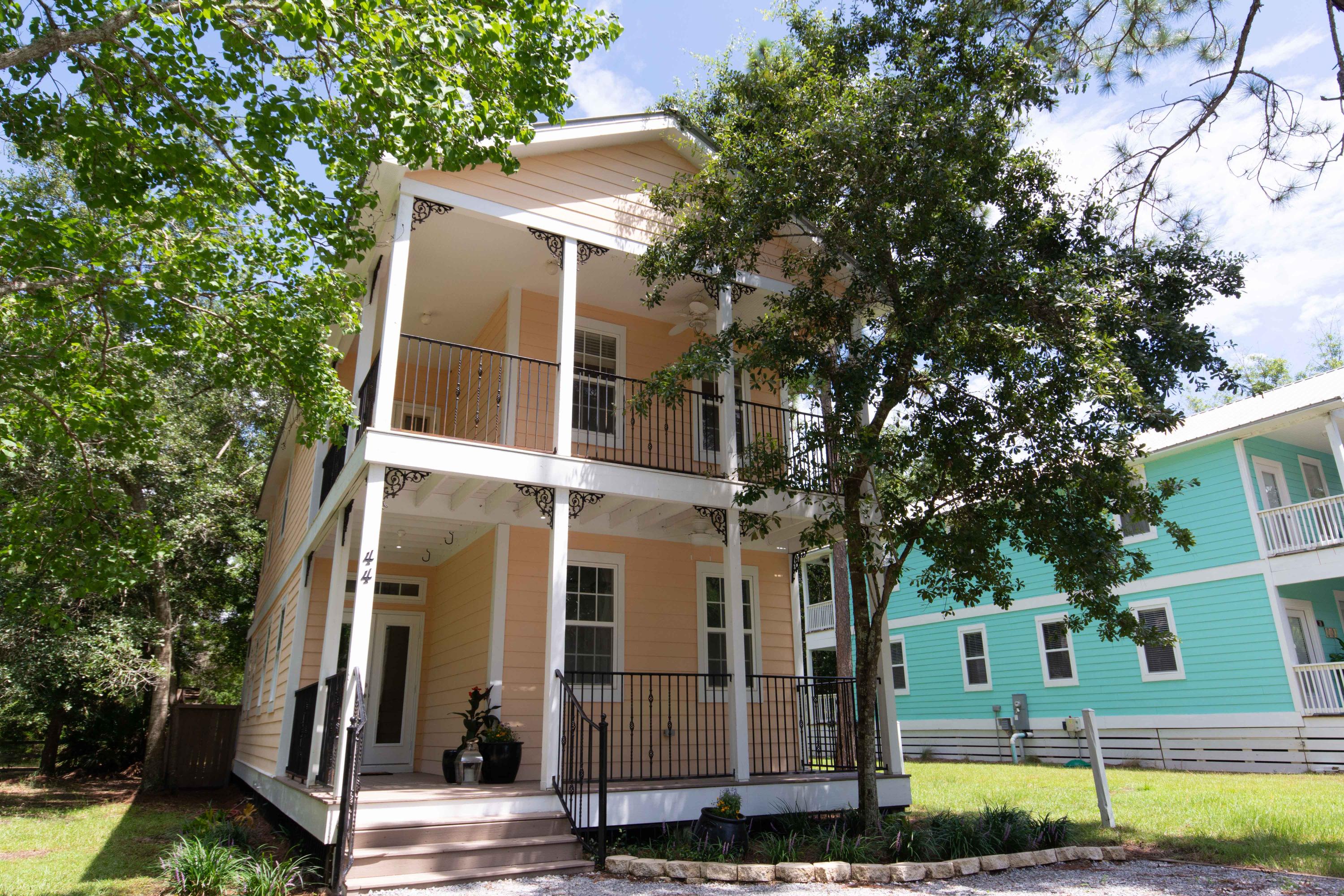 TOWN OF SANTA ROSA - Residential