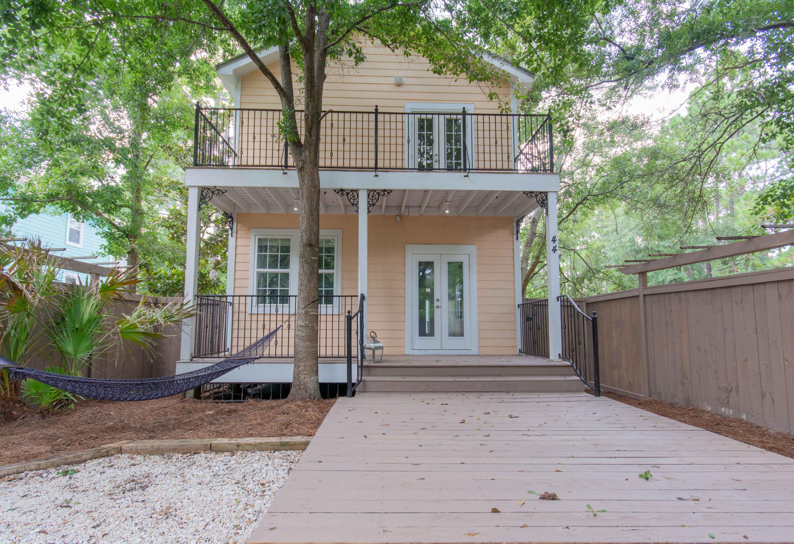 TOWN OF SANTA ROSA - Residential