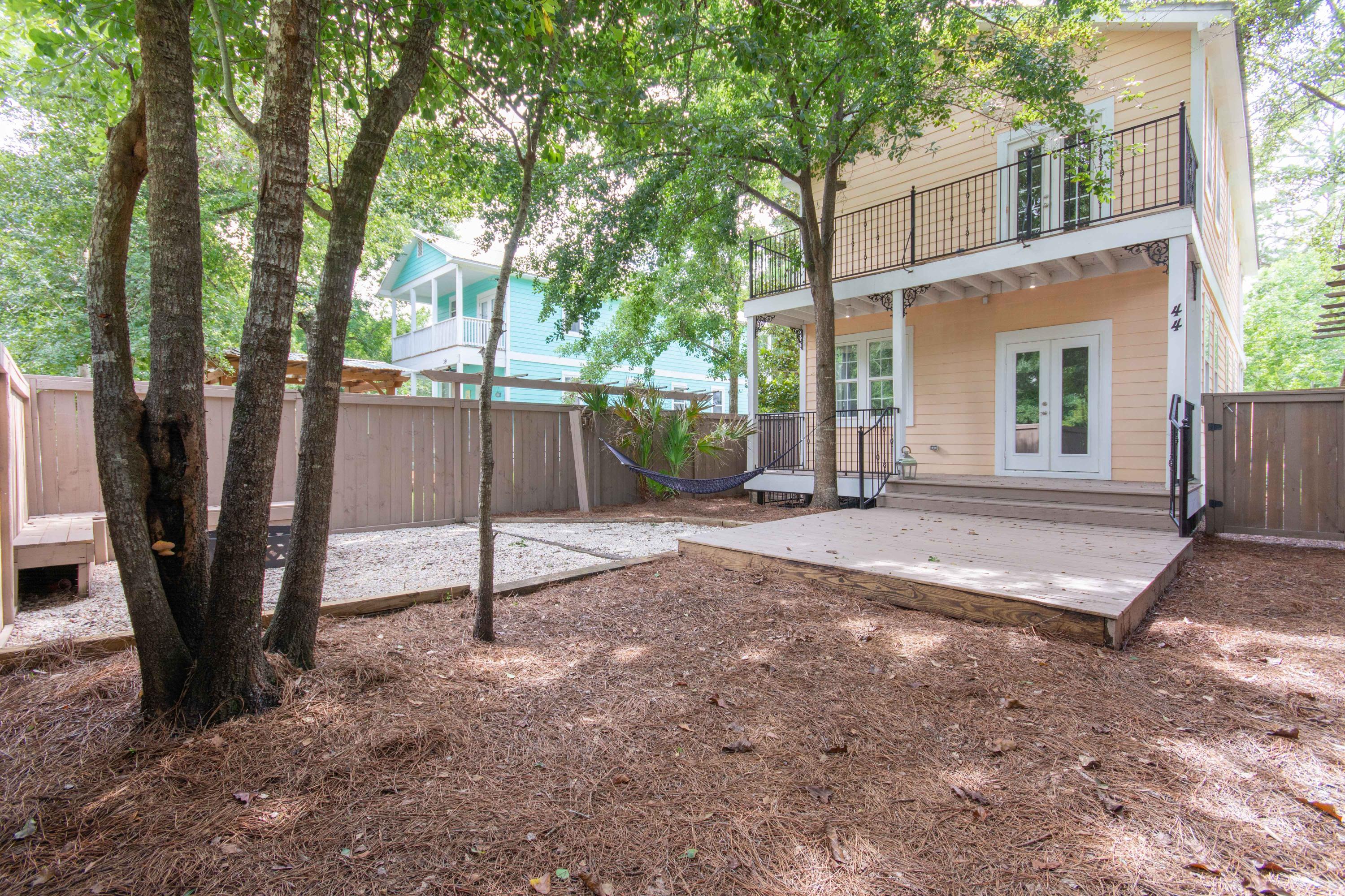 TOWN OF SANTA ROSA - Residential