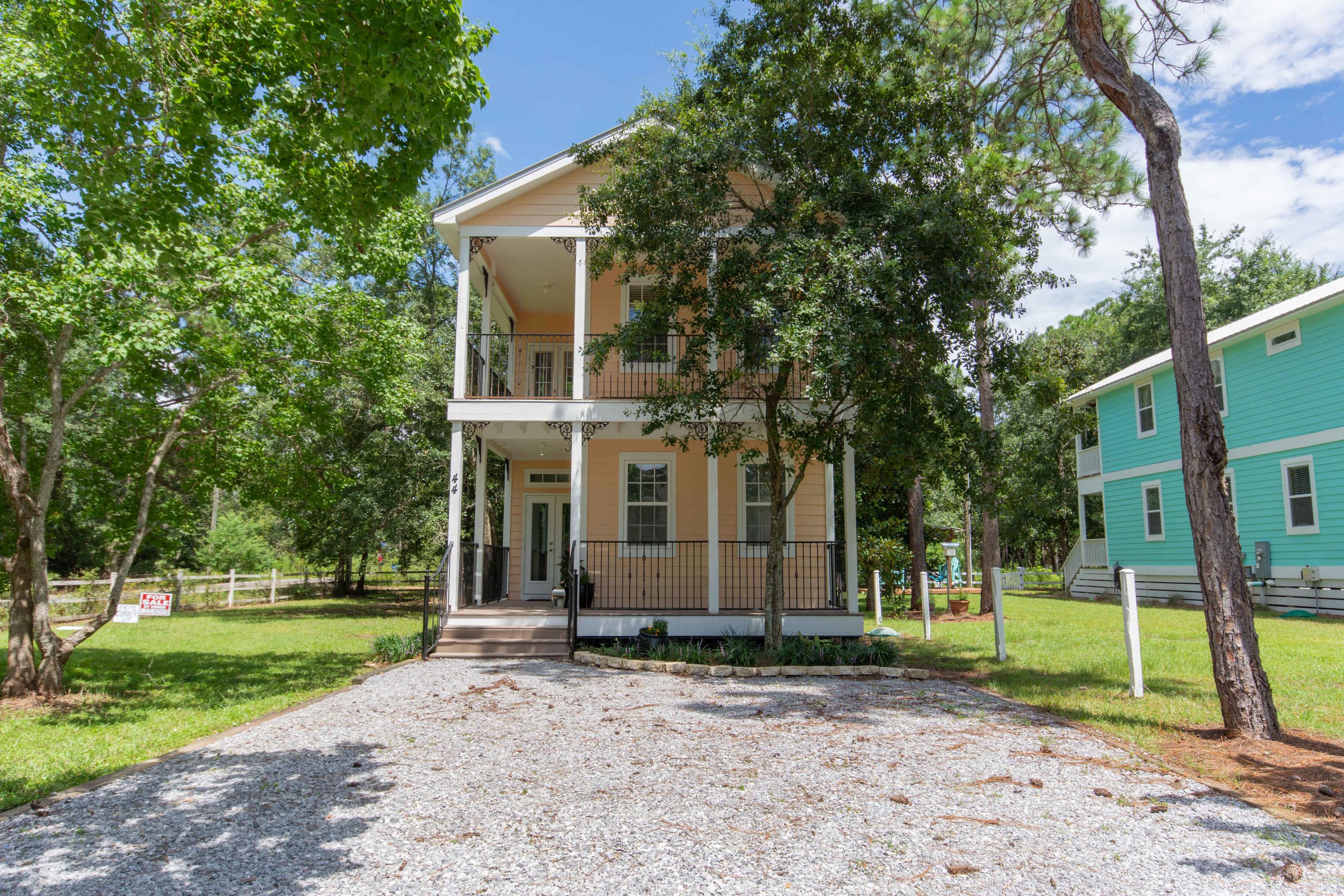 TOWN OF SANTA ROSA - Residential