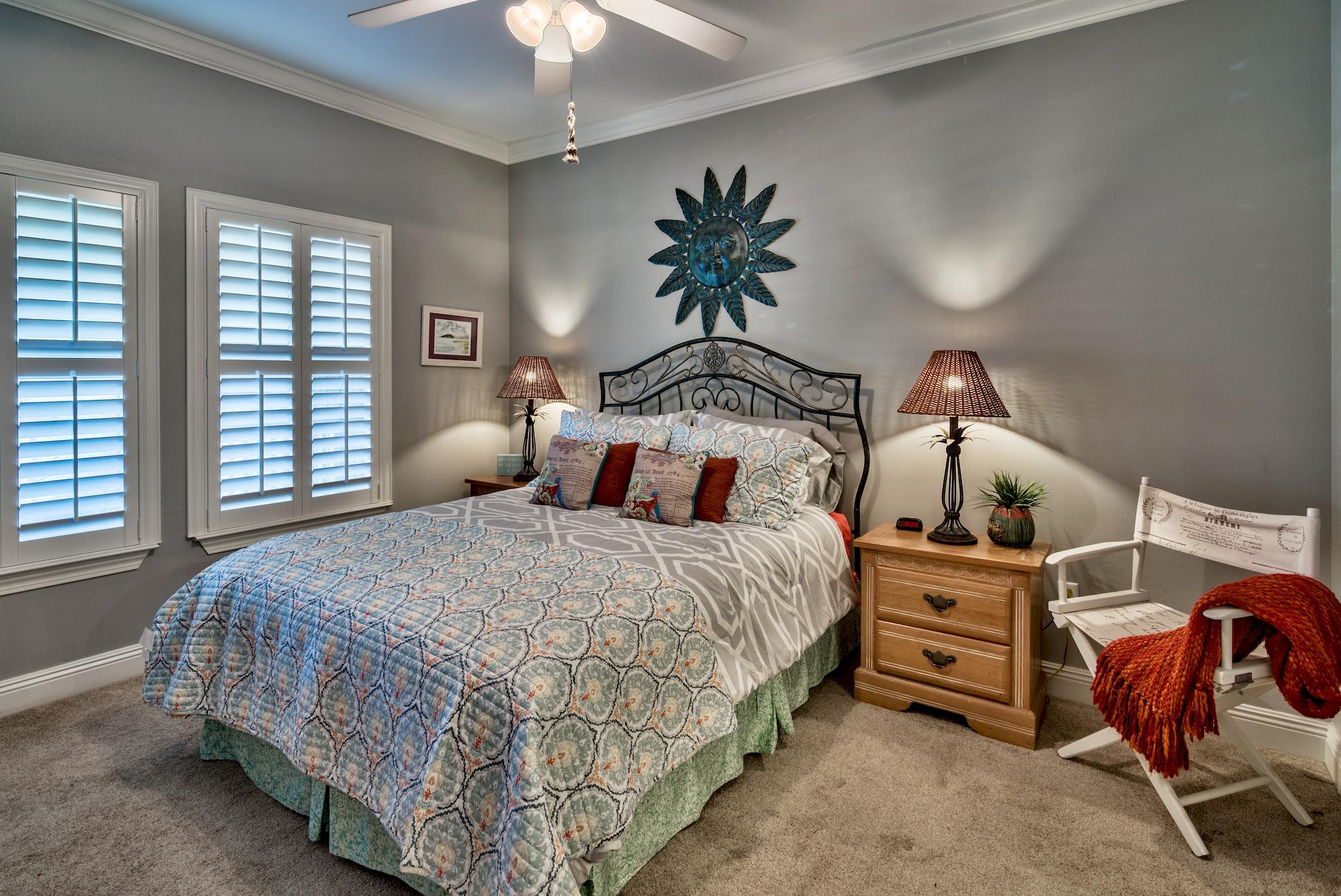 SEASCAPE CONDO LAKEFRONT VILLA (PHASE 10) - Residential