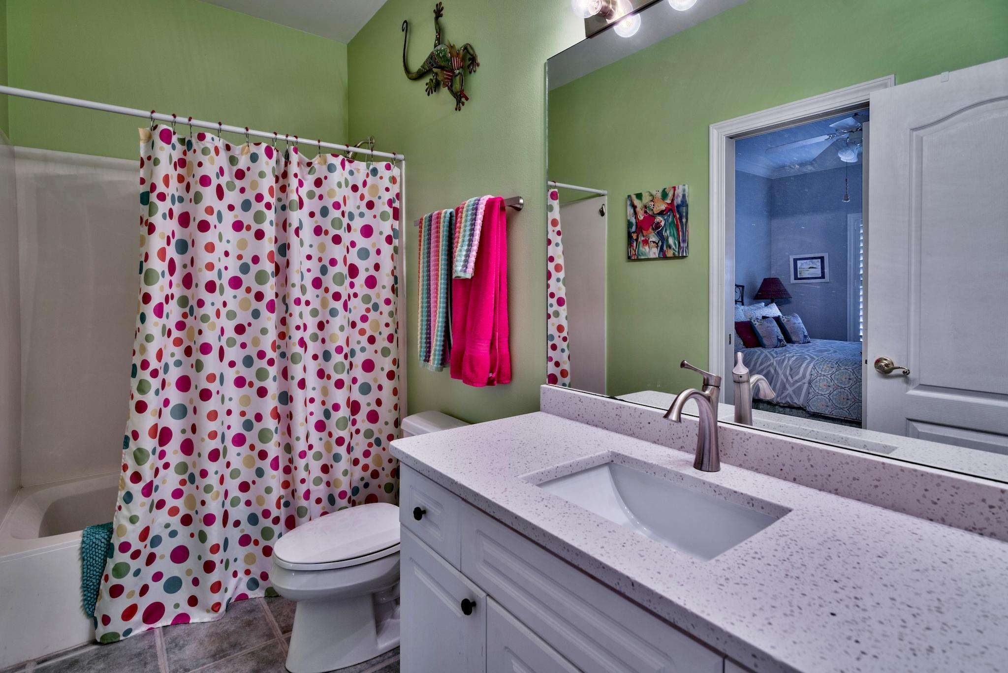 SEASCAPE CONDO LAKEFRONT VILLA (PHASE 10) - Residential