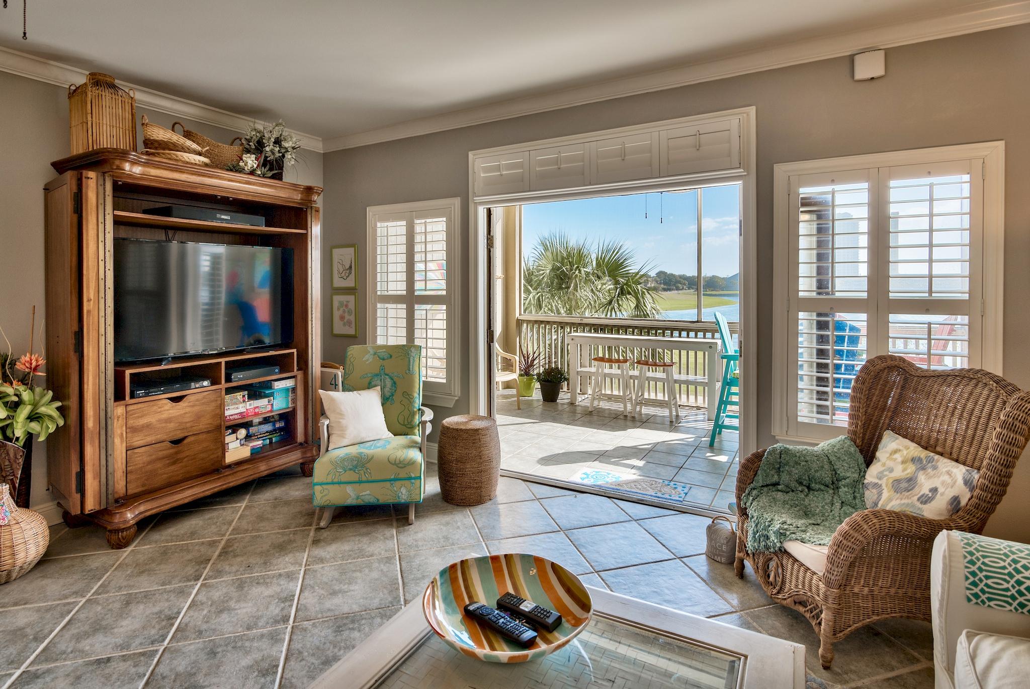 SEASCAPE CONDO LAKEFRONT VILLA (PHASE 10) - Residential