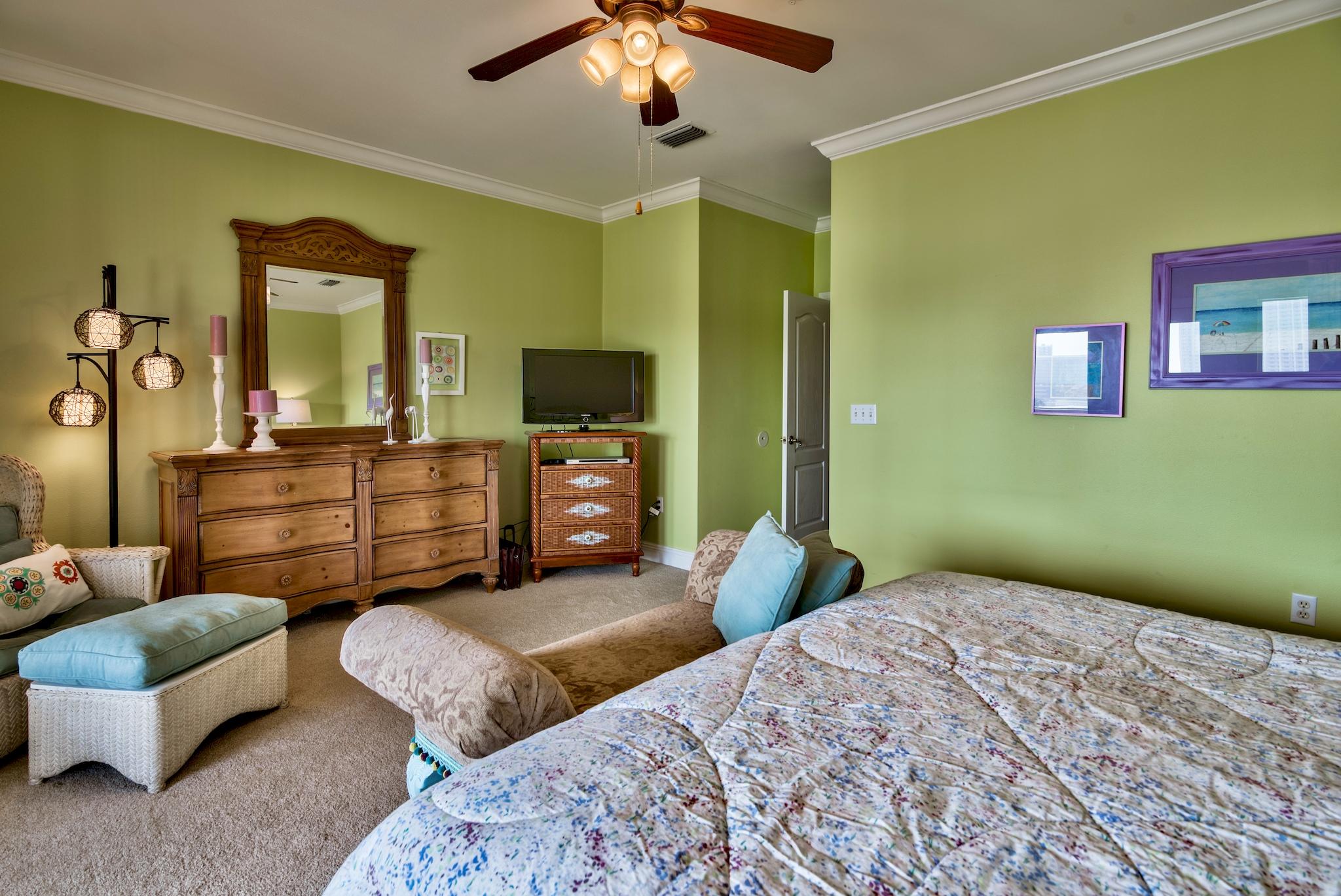 SEASCAPE CONDO LAKEFRONT VILLA (PHASE 10) - Residential