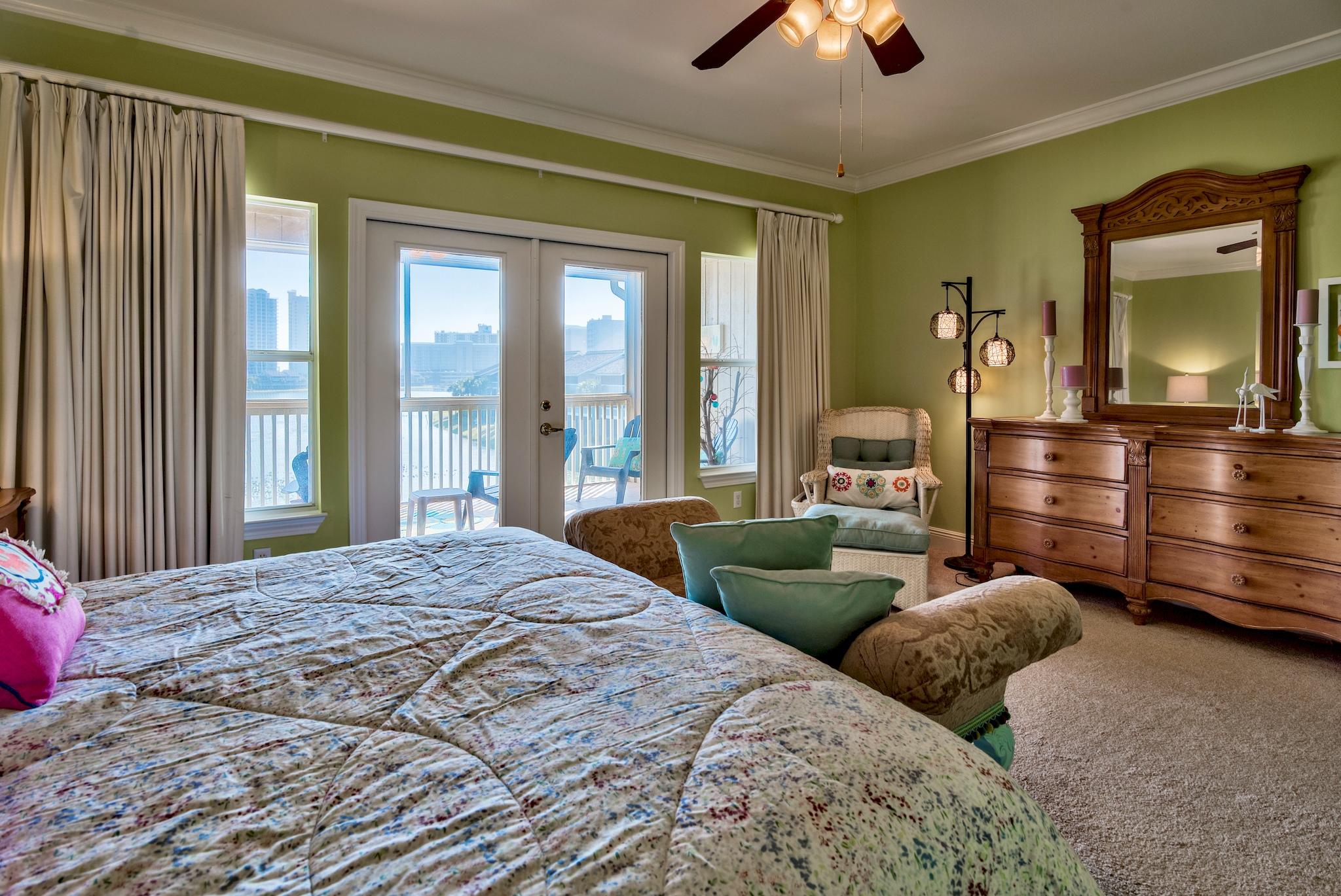 SEASCAPE CONDO LAKEFRONT VILLA (PHASE 10) - Residential