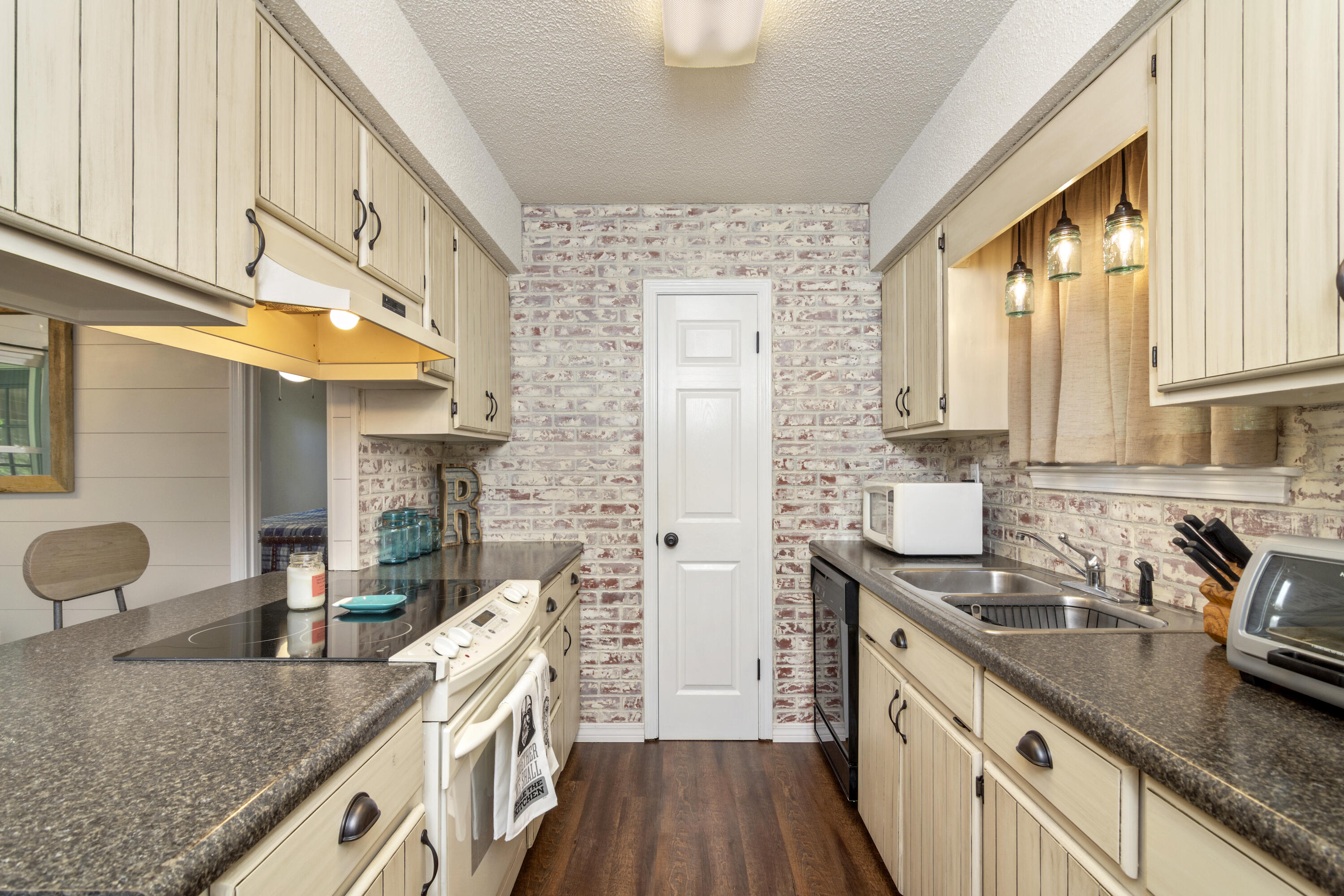 QUIET OAKS S/D - Residential