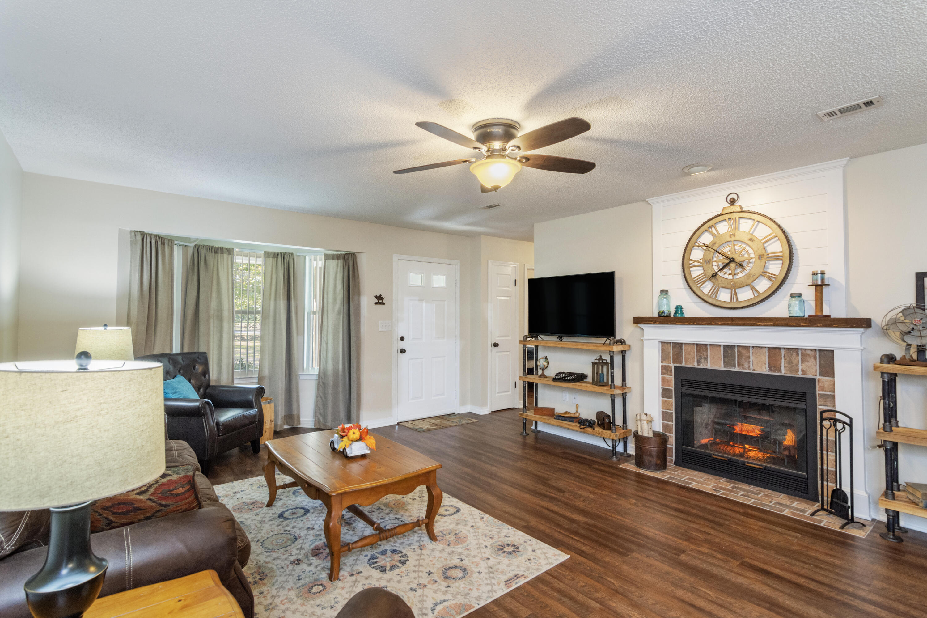 QUIET OAKS S/D - Residential