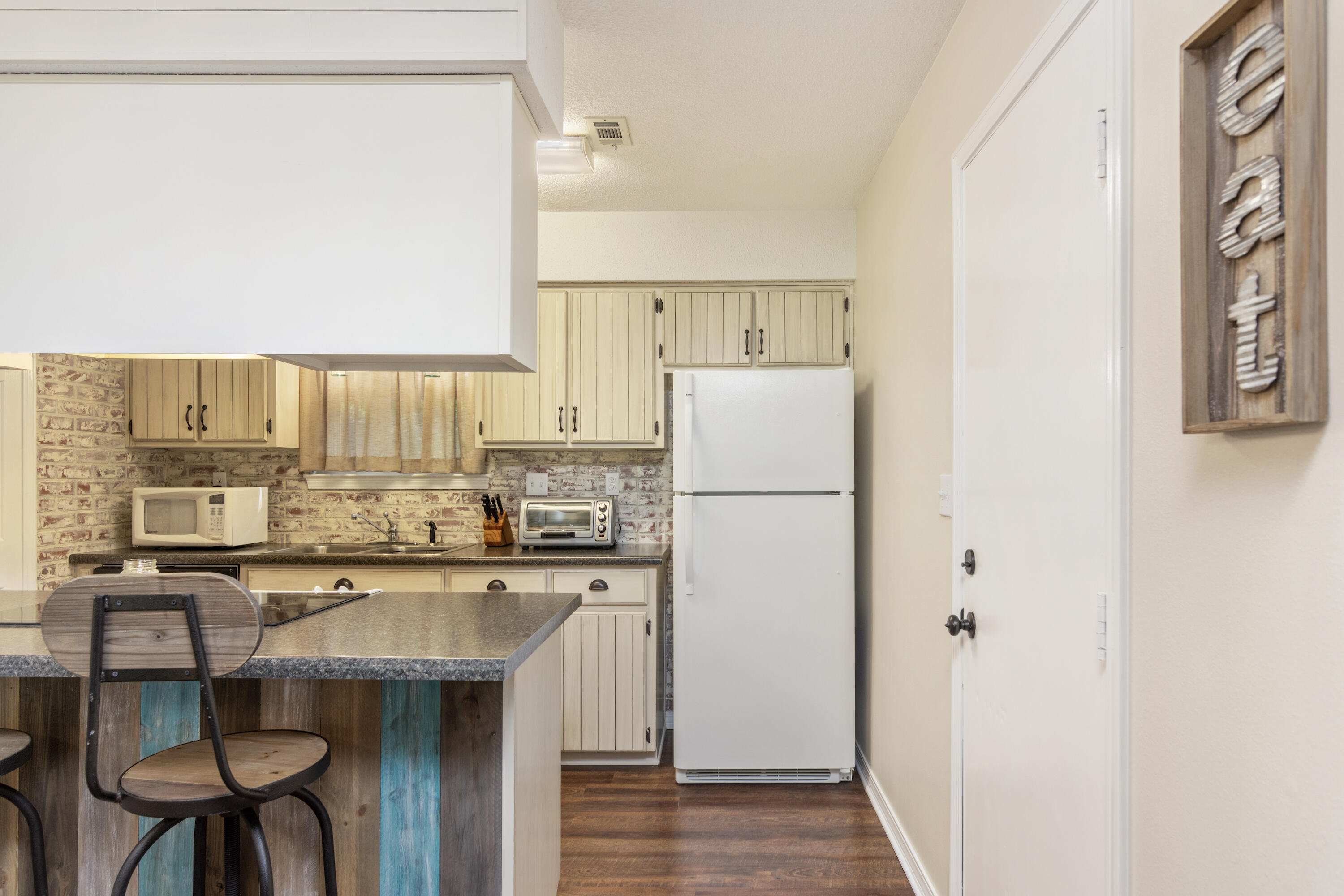 QUIET OAKS S/D - Residential