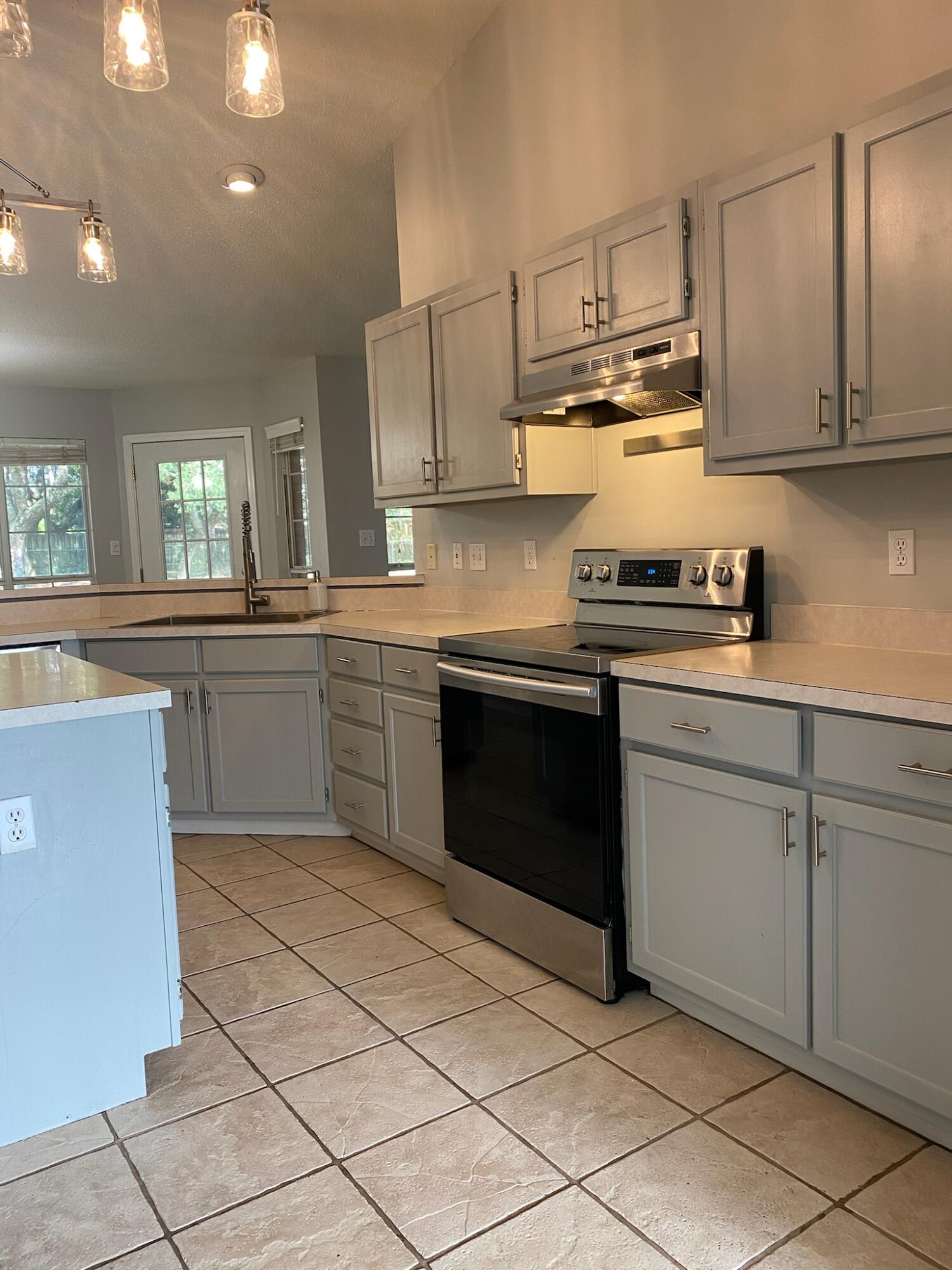 TOM KING ESTATES - Residential