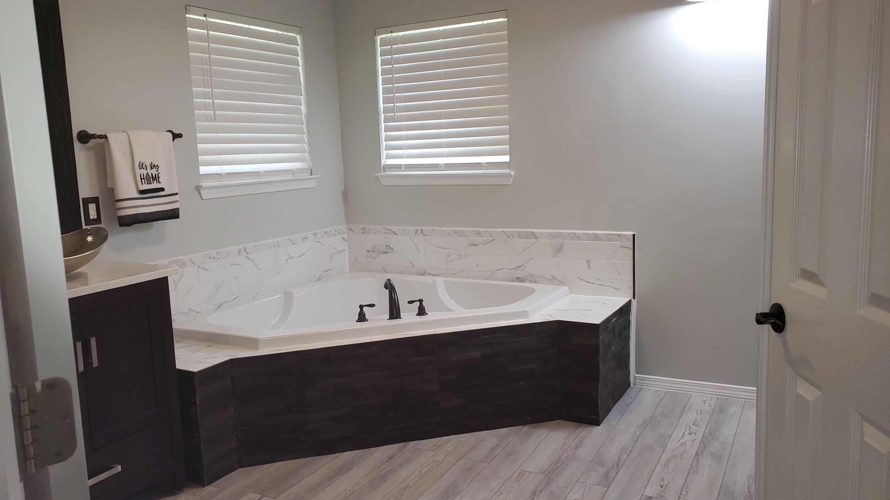 TOM KING ESTATES - Residential