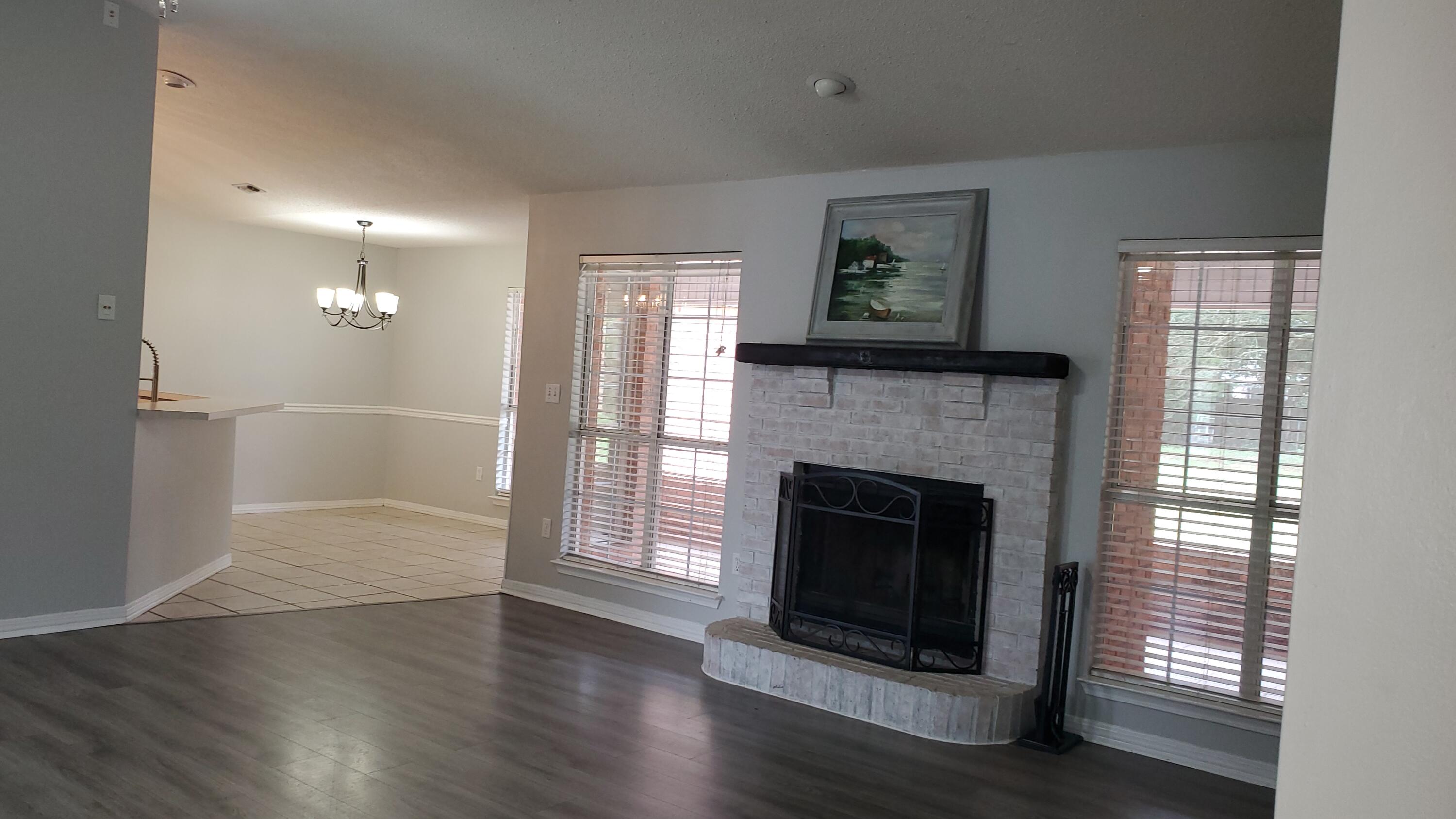 TOM KING ESTATES - Residential