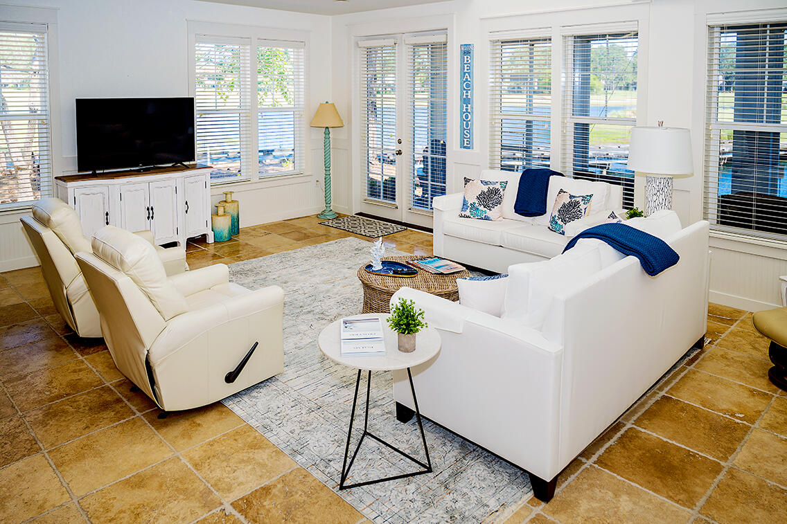 LAUREL GROVE - Residential