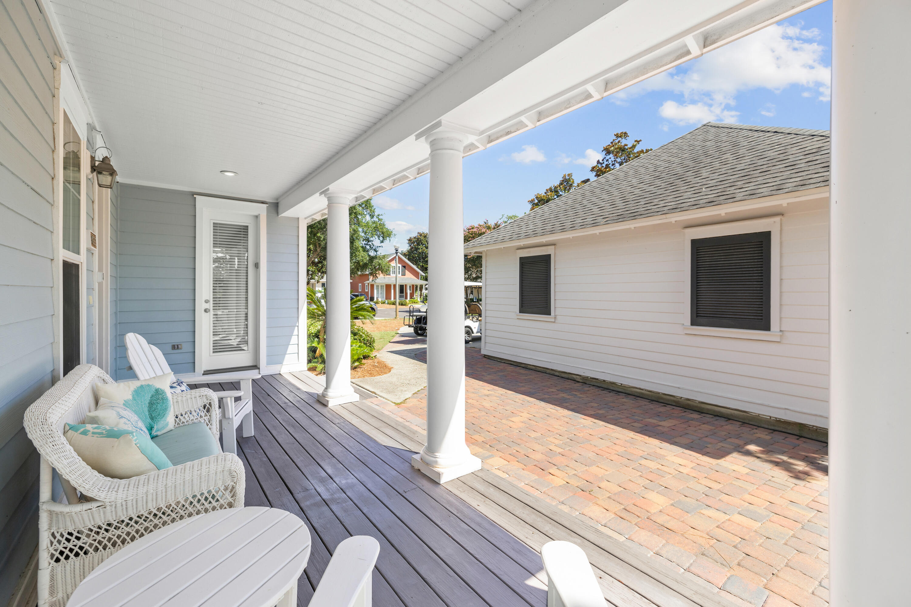 LAUREL GROVE - Residential