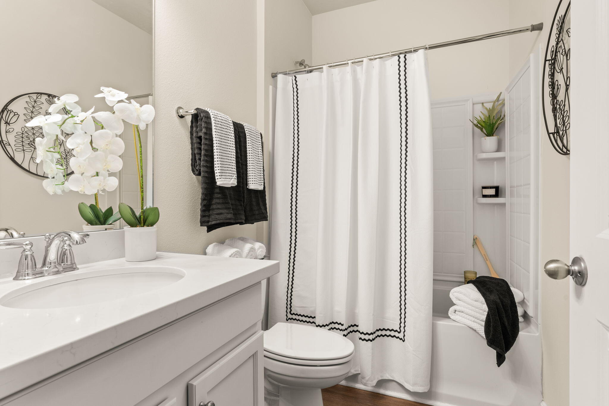 PELICAN BAY - Residential