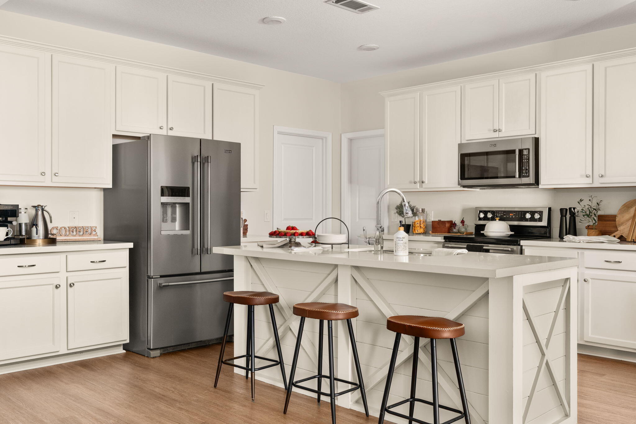 PELICAN BAY - Residential