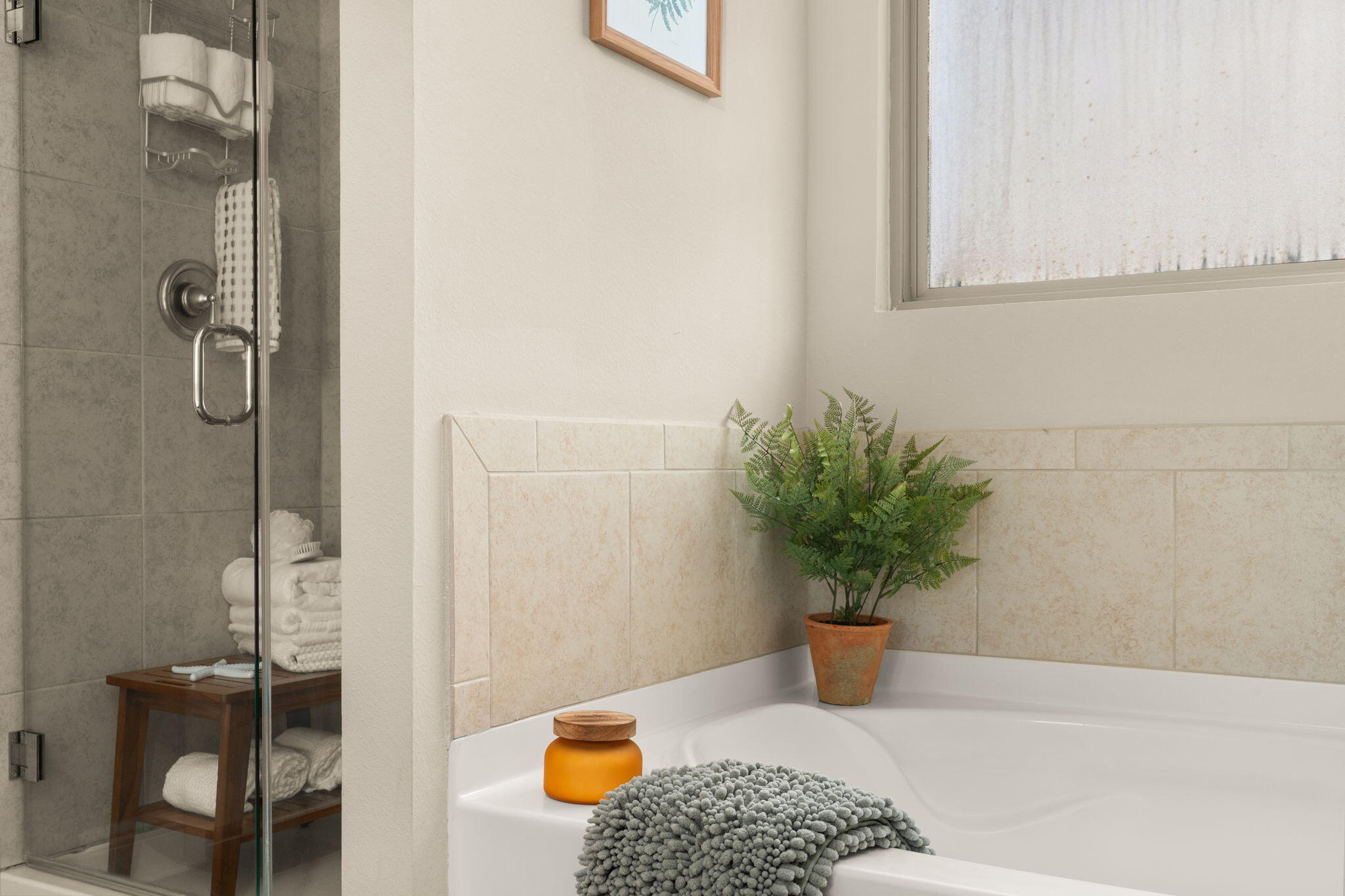 PELICAN BAY - Residential