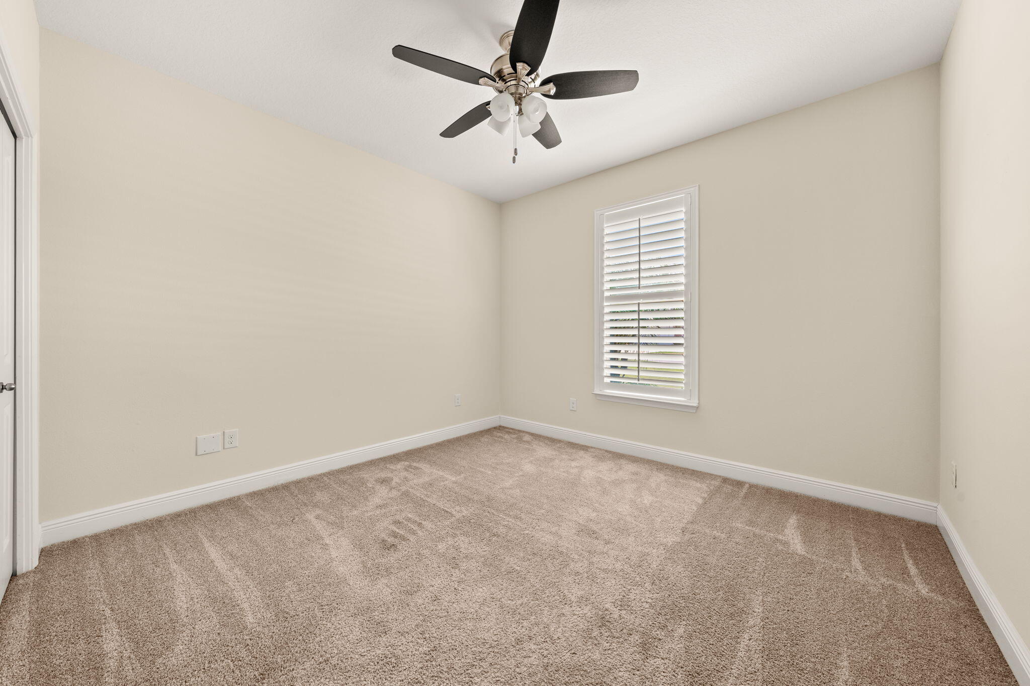 PELICAN BAY - Residential