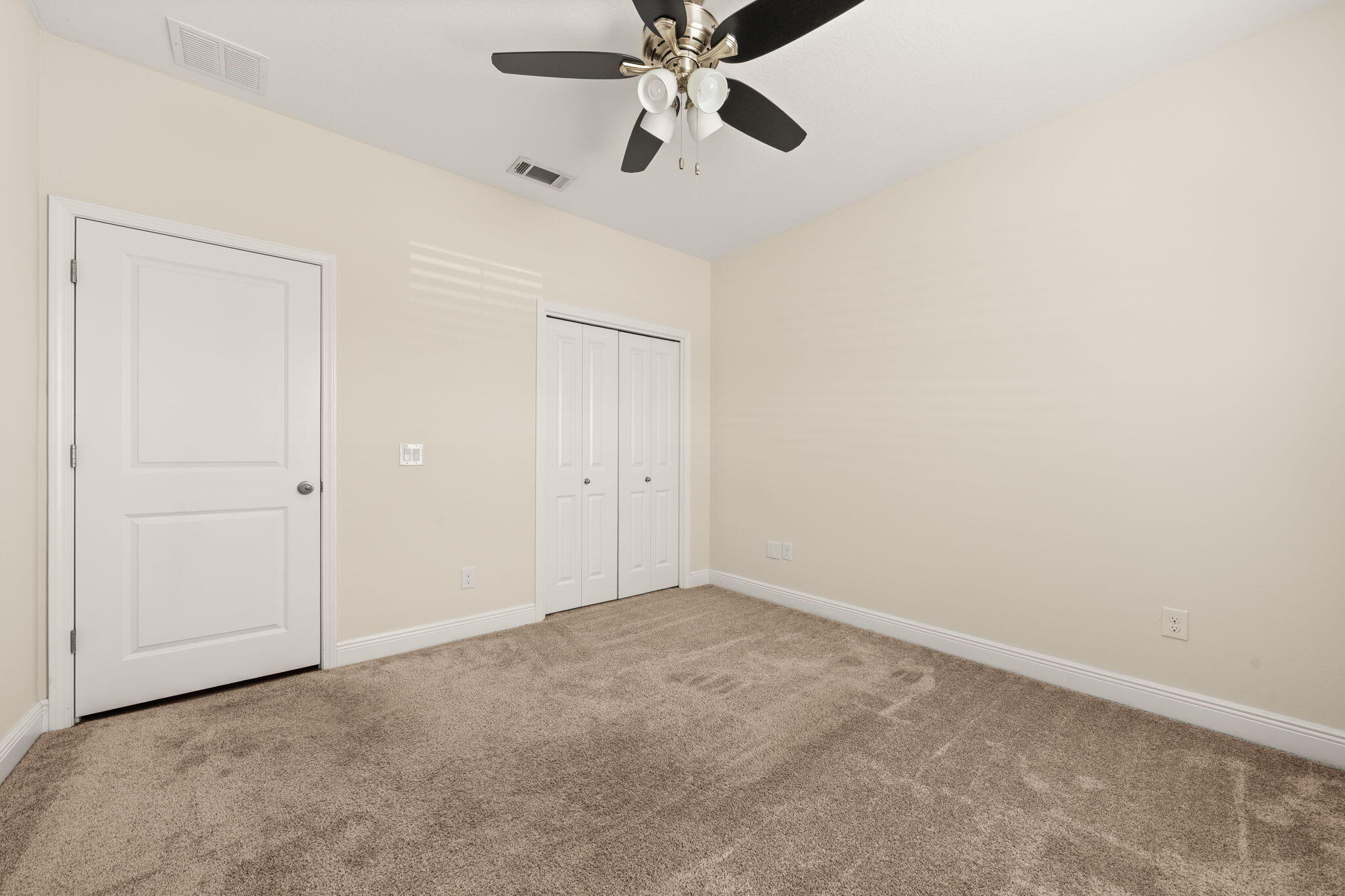 PELICAN BAY - Residential