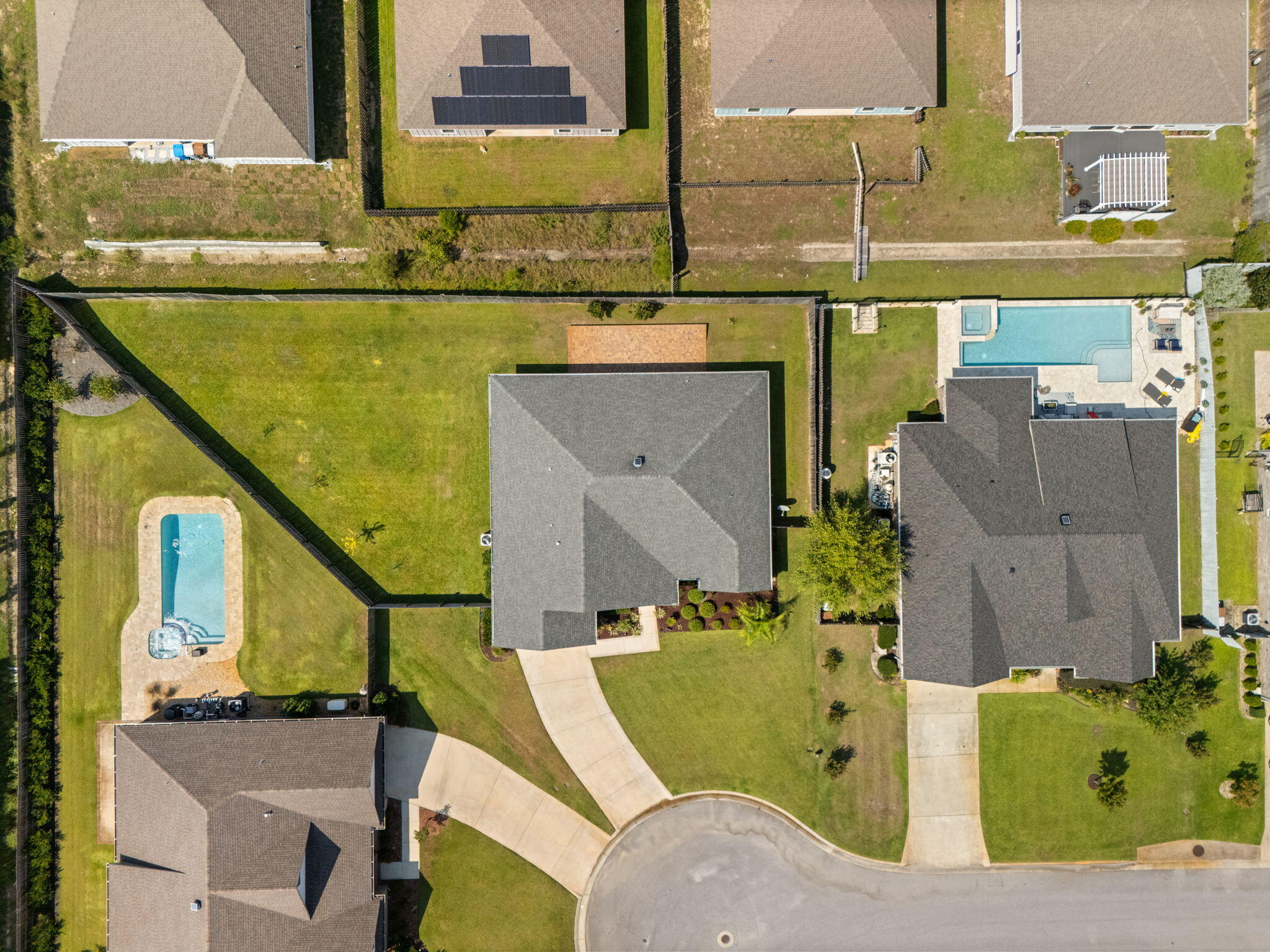 PELICAN BAY - Residential