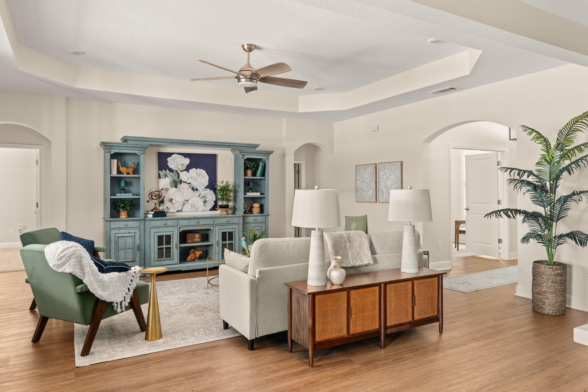 PELICAN BAY - Residential