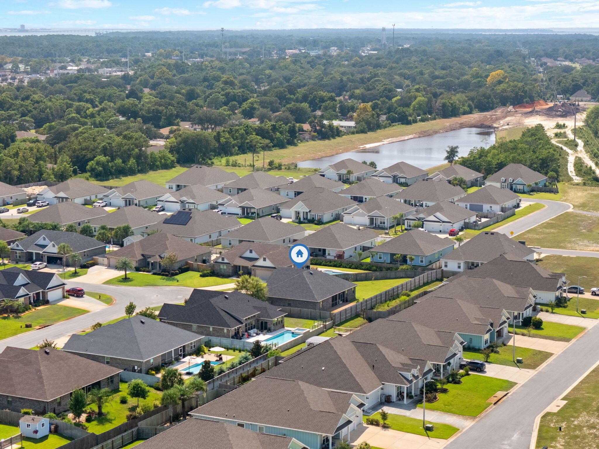 PELICAN BAY - Residential